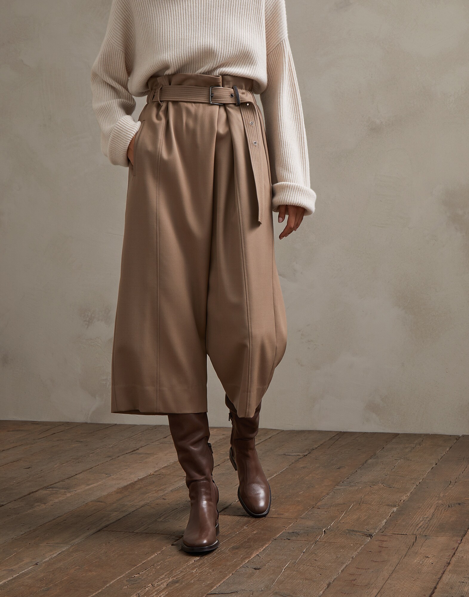 Cropped trousers