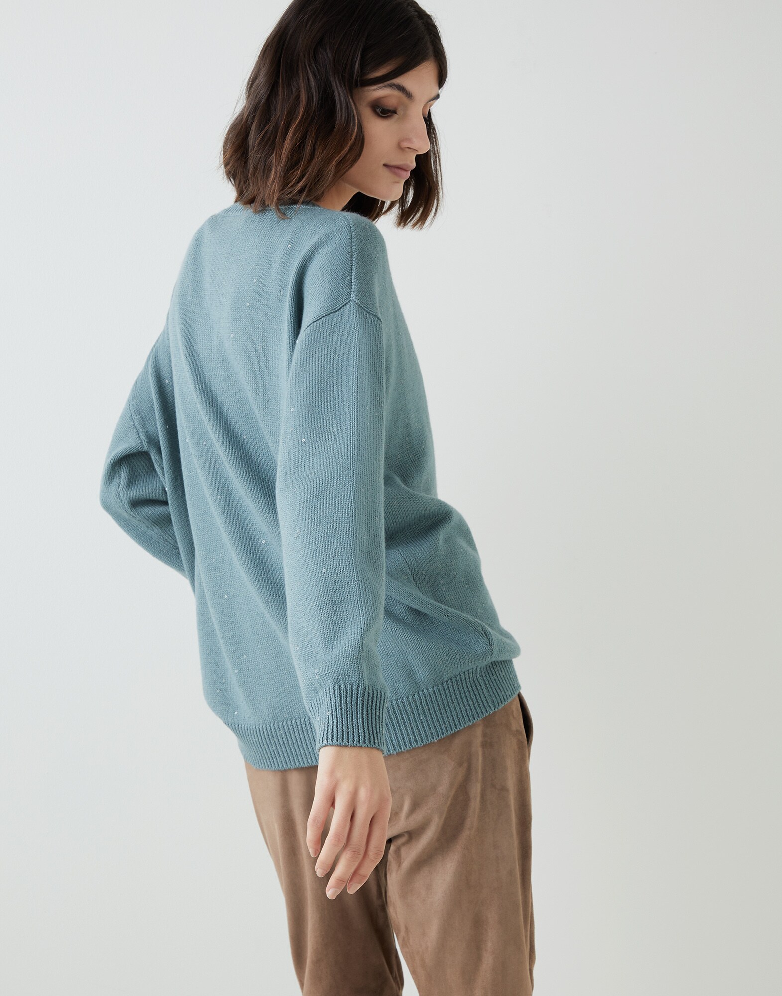 V-neck - Back view