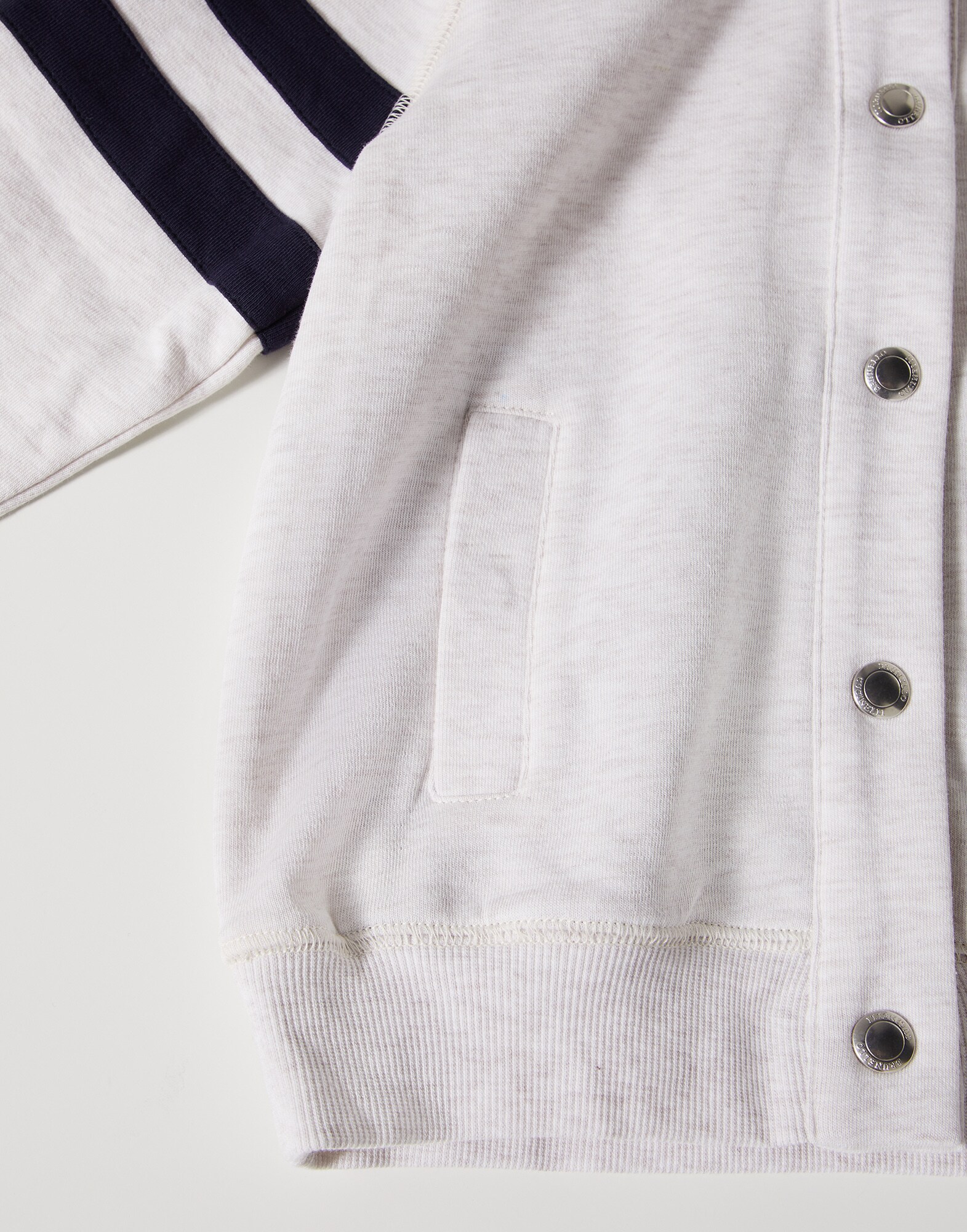 Topwear - Detail view