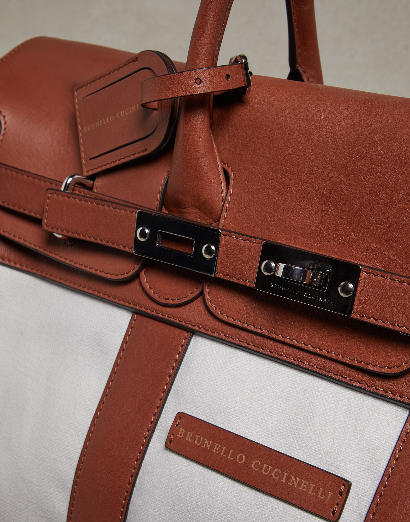 Travel Bag - Detail view