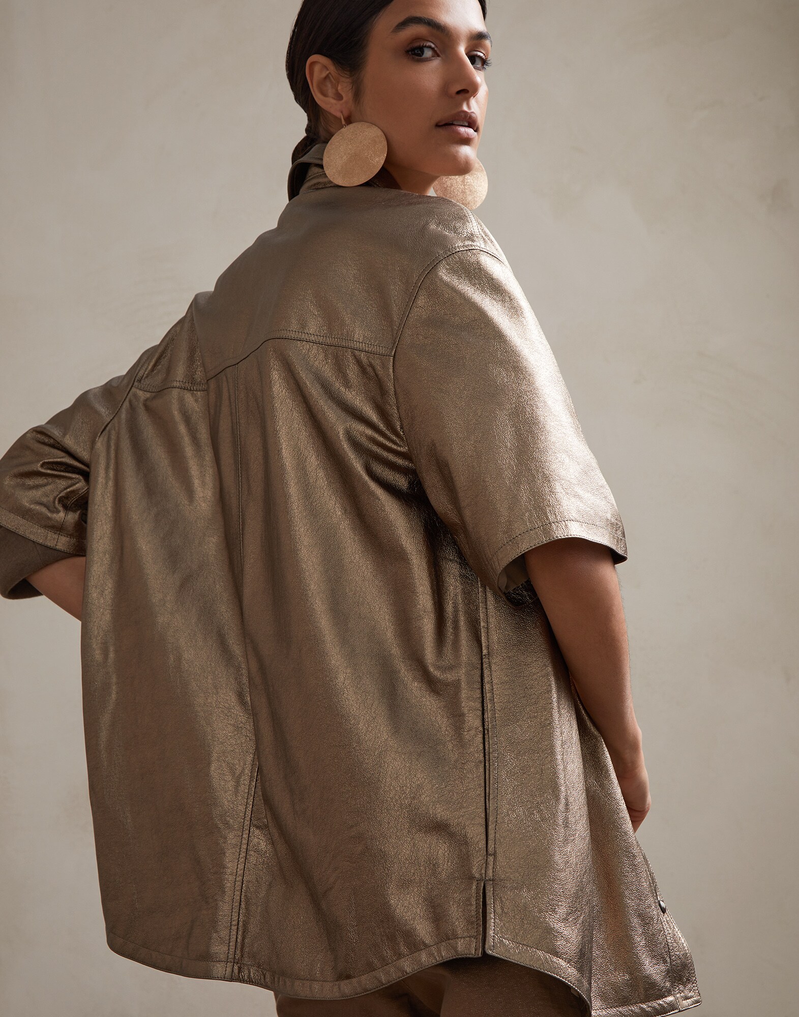 Shirt with monili