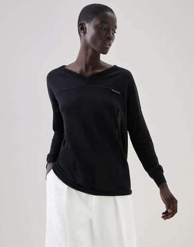 V-neck - Front view