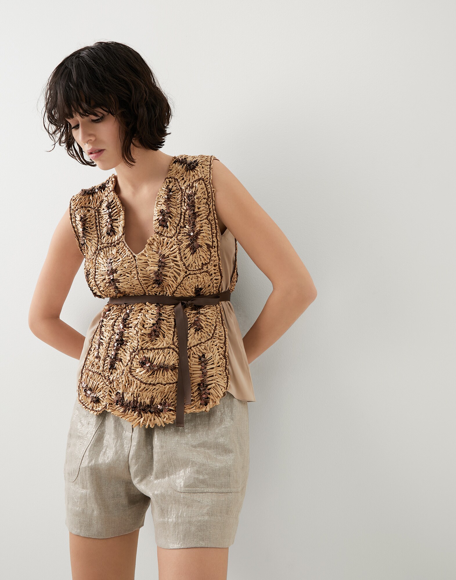 V-neck - Editorial view