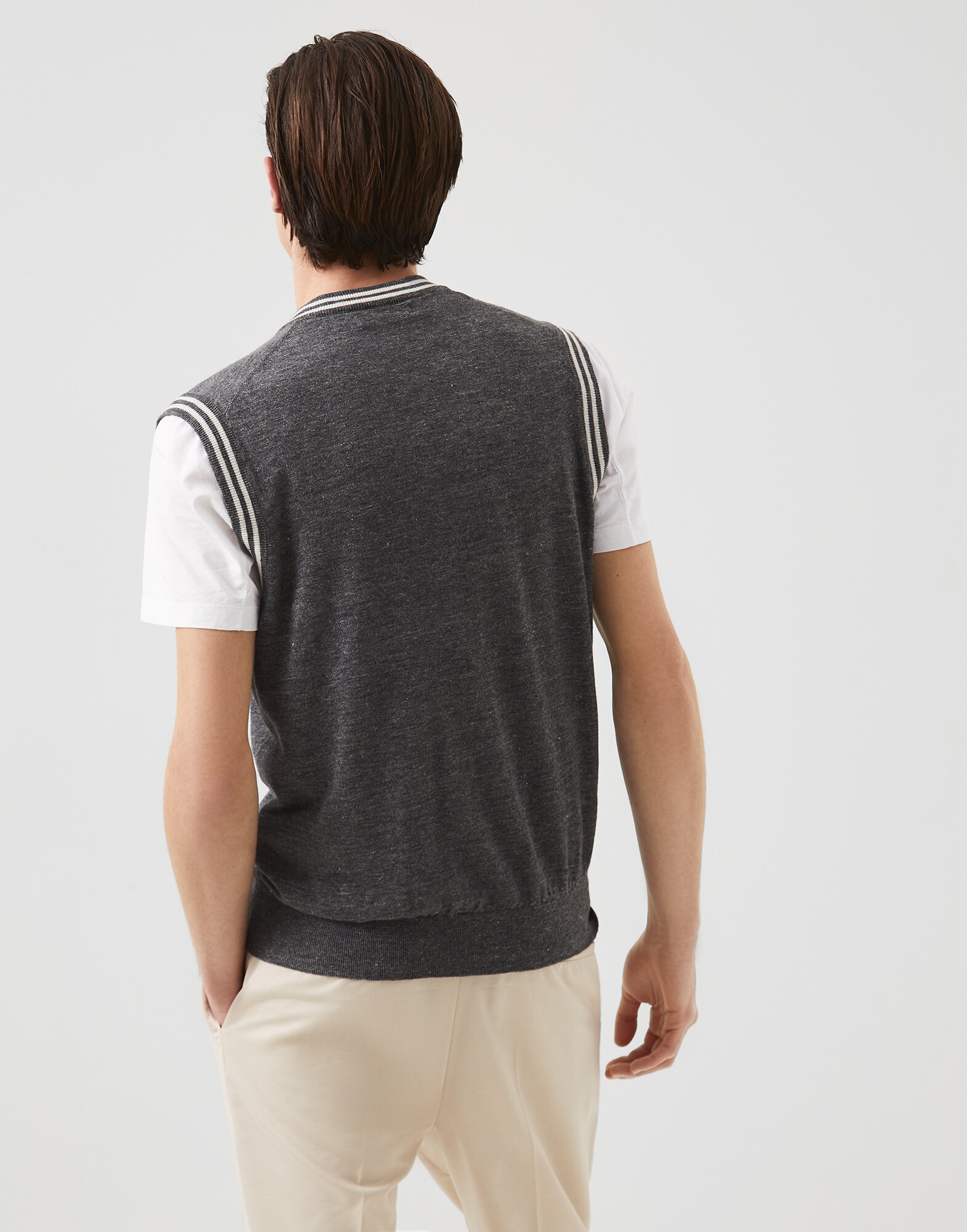 V-neck - Back view