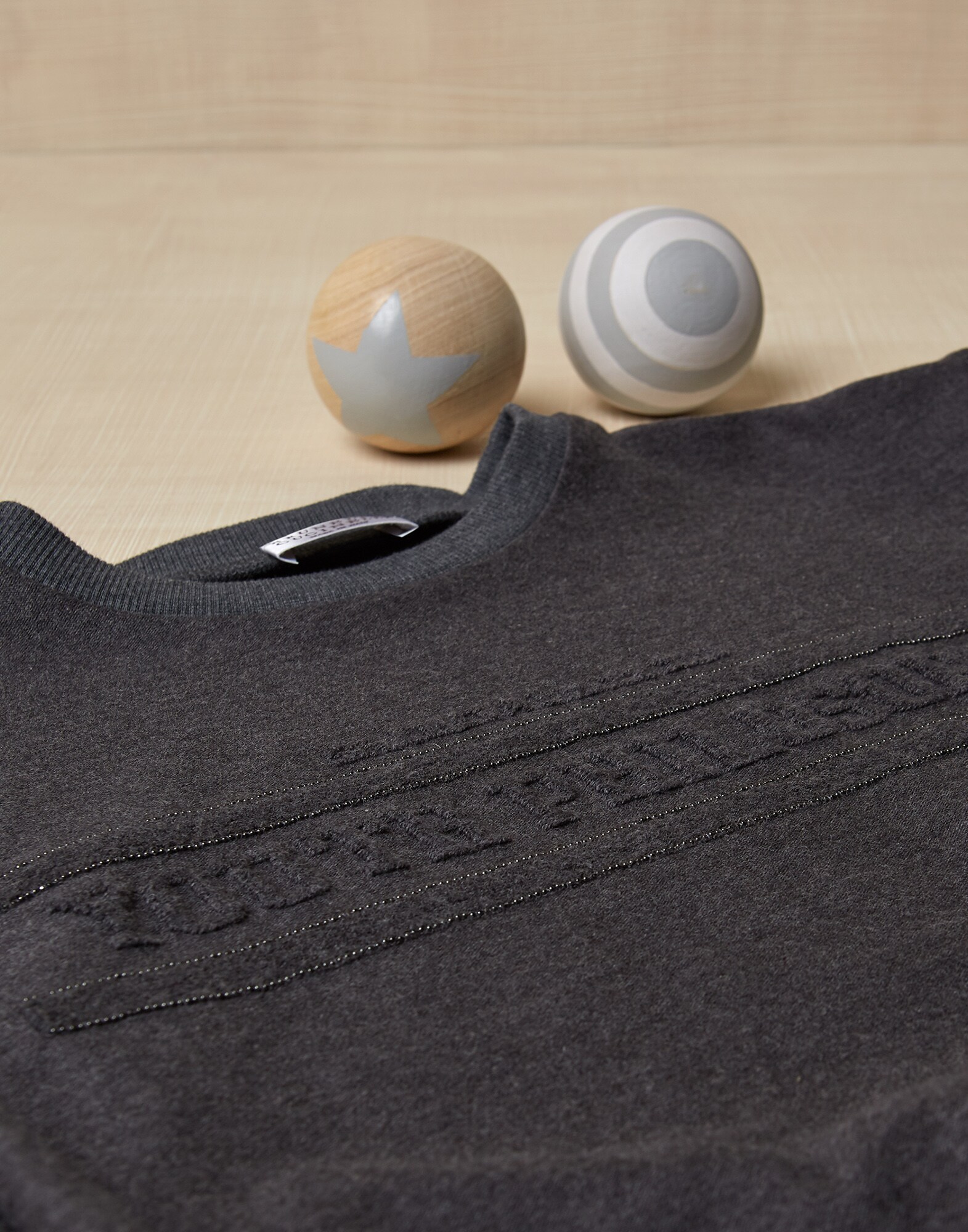 Topwear - Detail