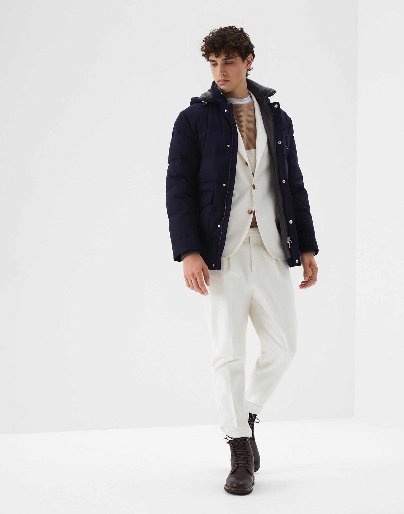 202MOUTFIT6V image number 0