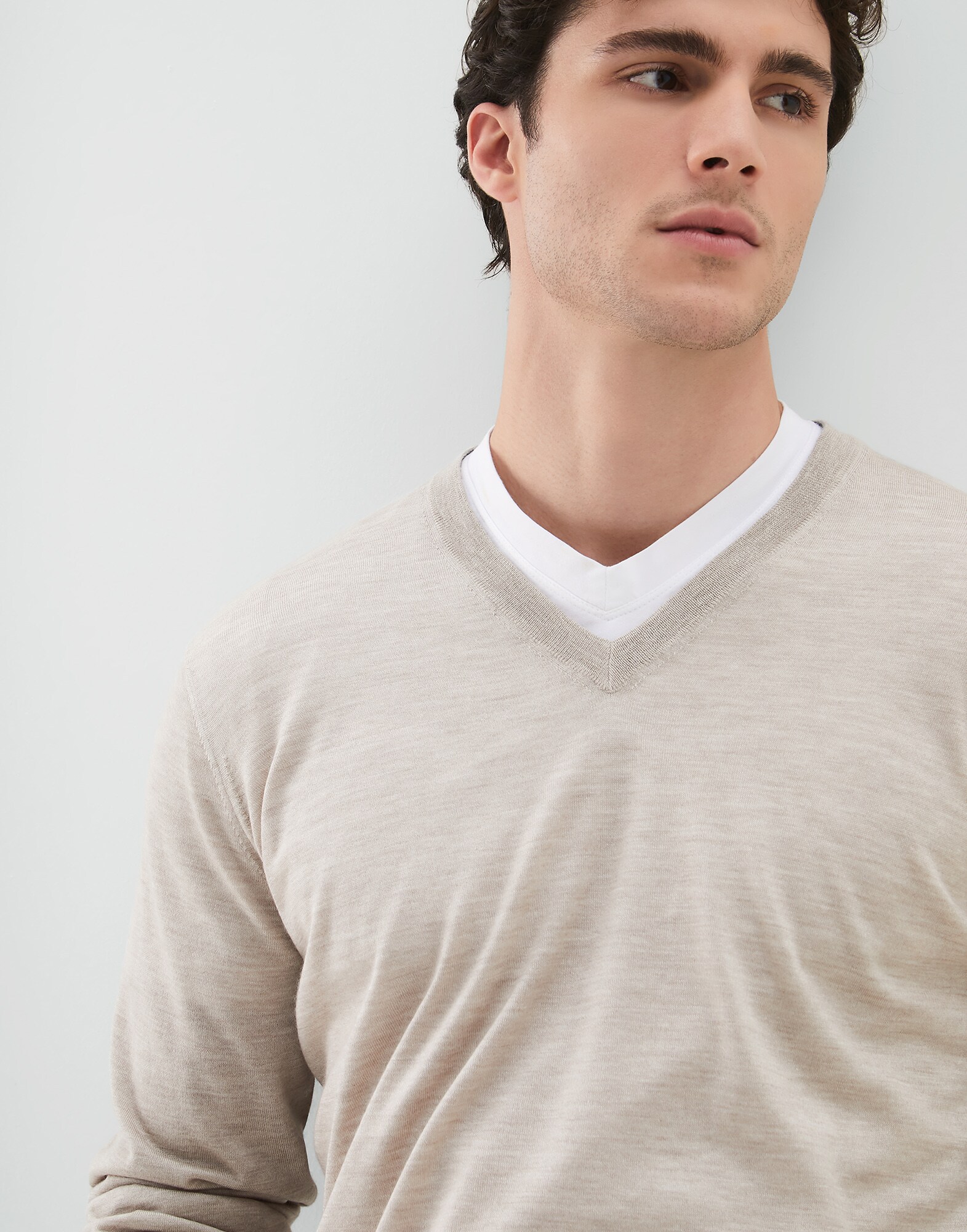 V-neck Sweater - Detail