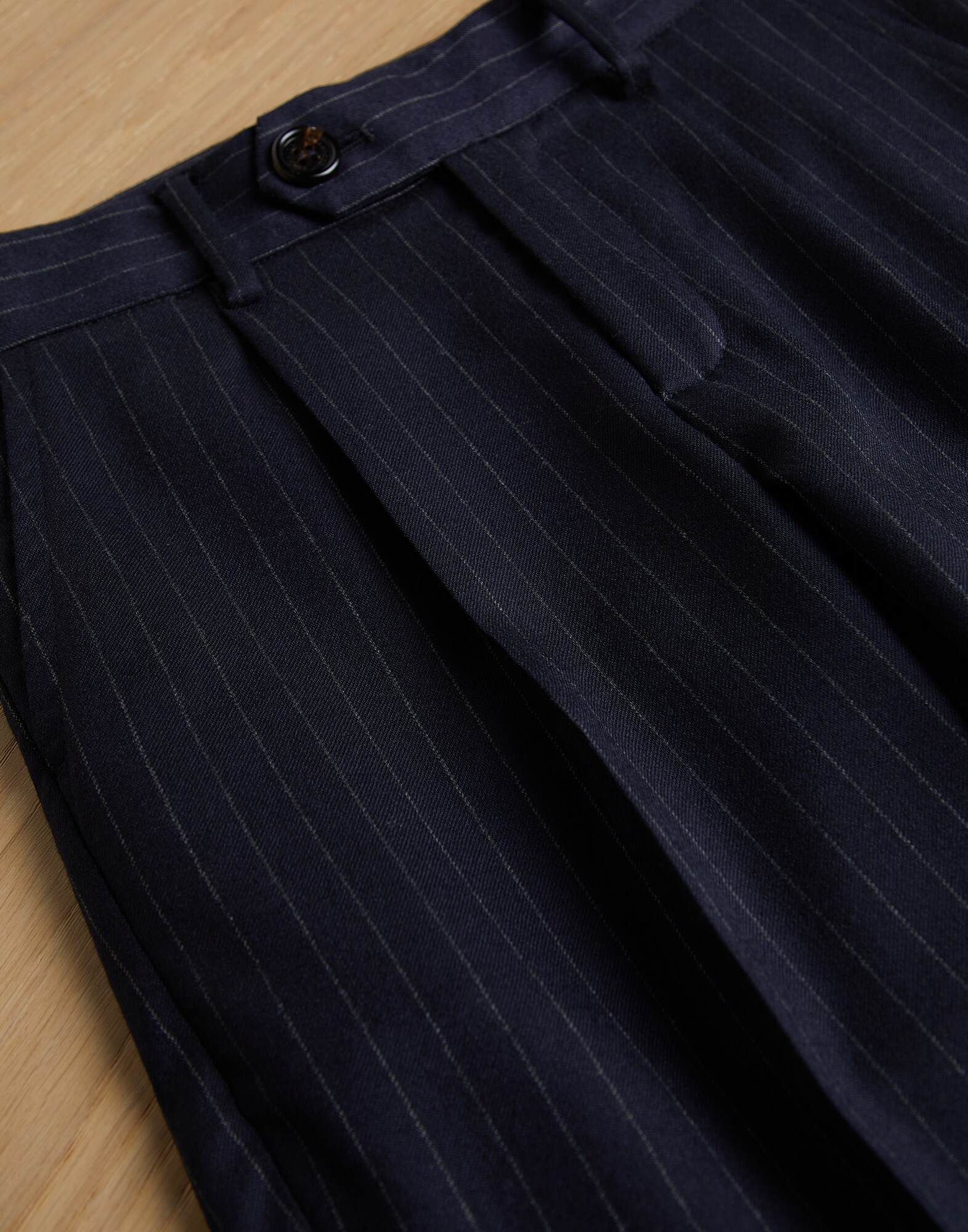 Pants - Detail view
