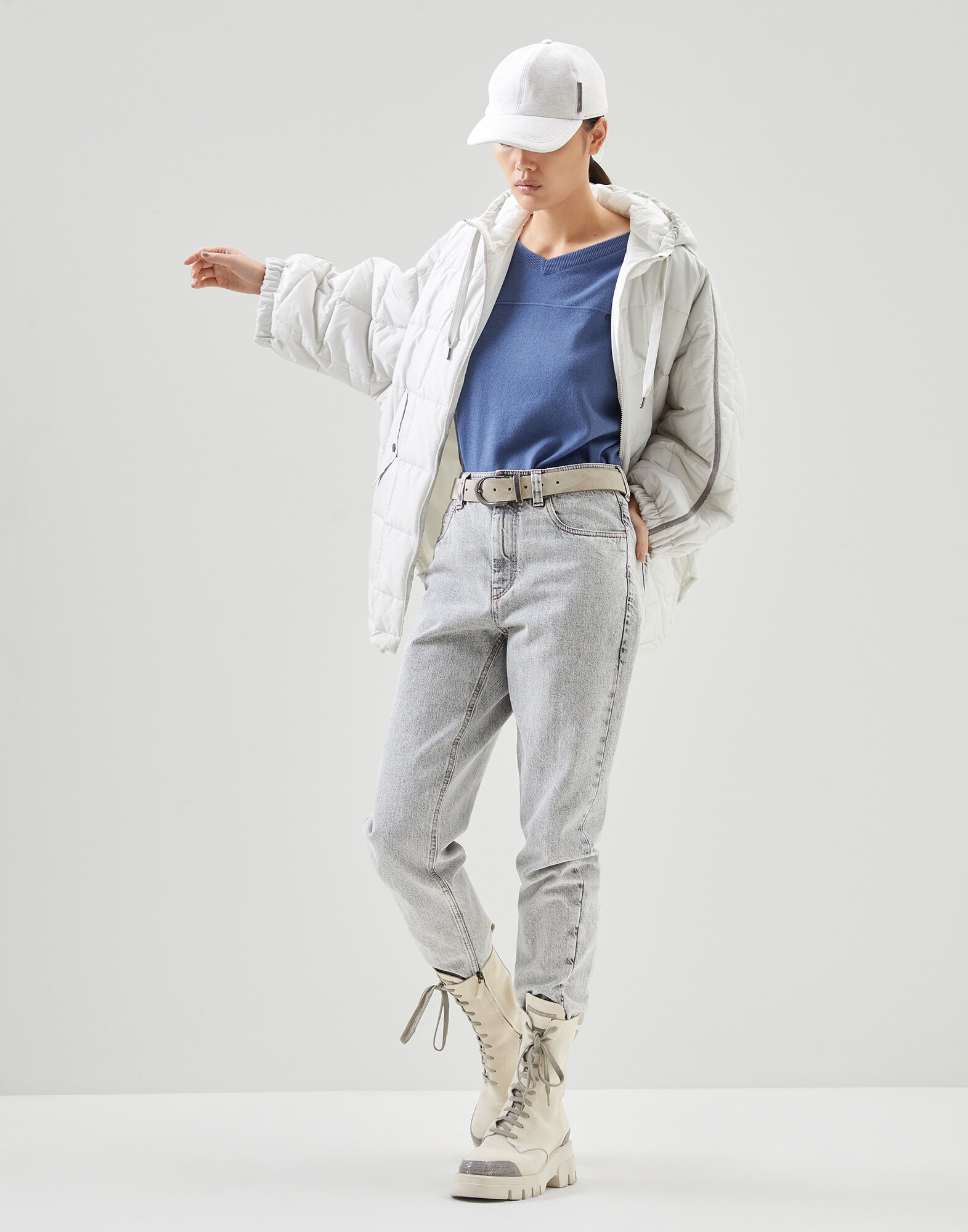 V-neck - Full look