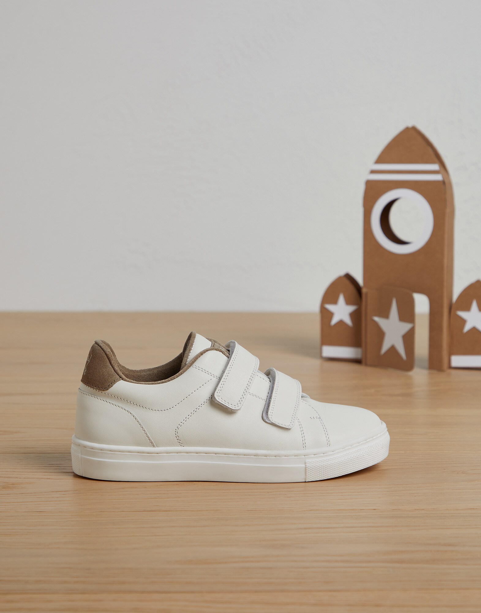Sneakers - Editorial view