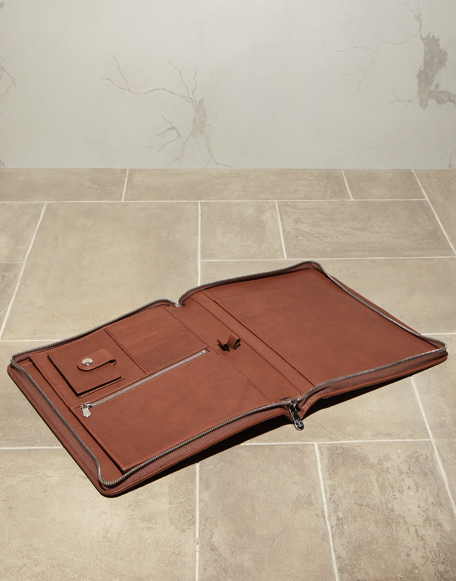 Document Holder - Full look