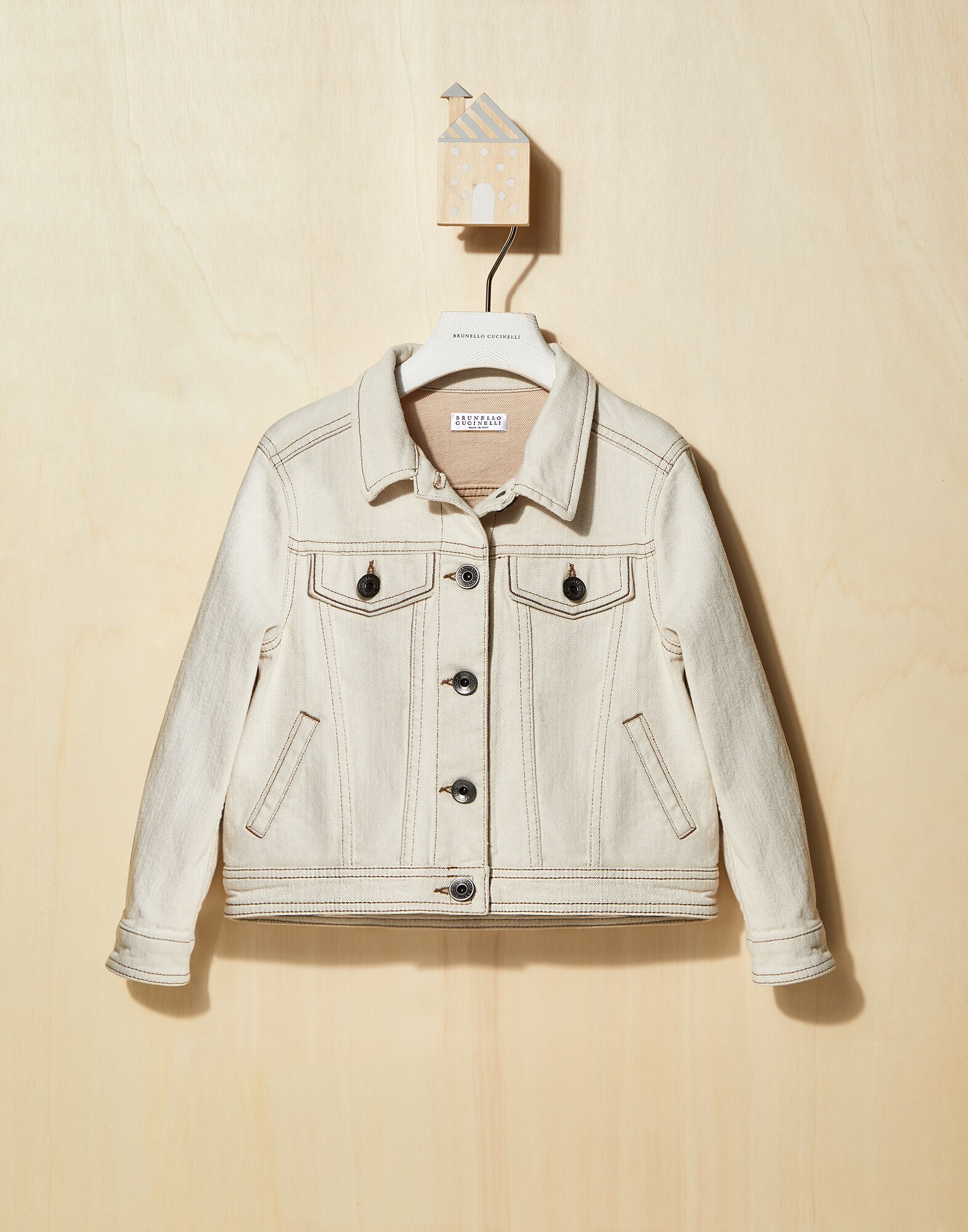 Vêtements Outerwear - Vue frontale