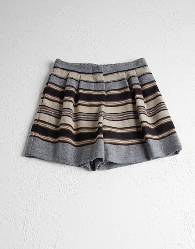Bermuda & Shorts - Front view