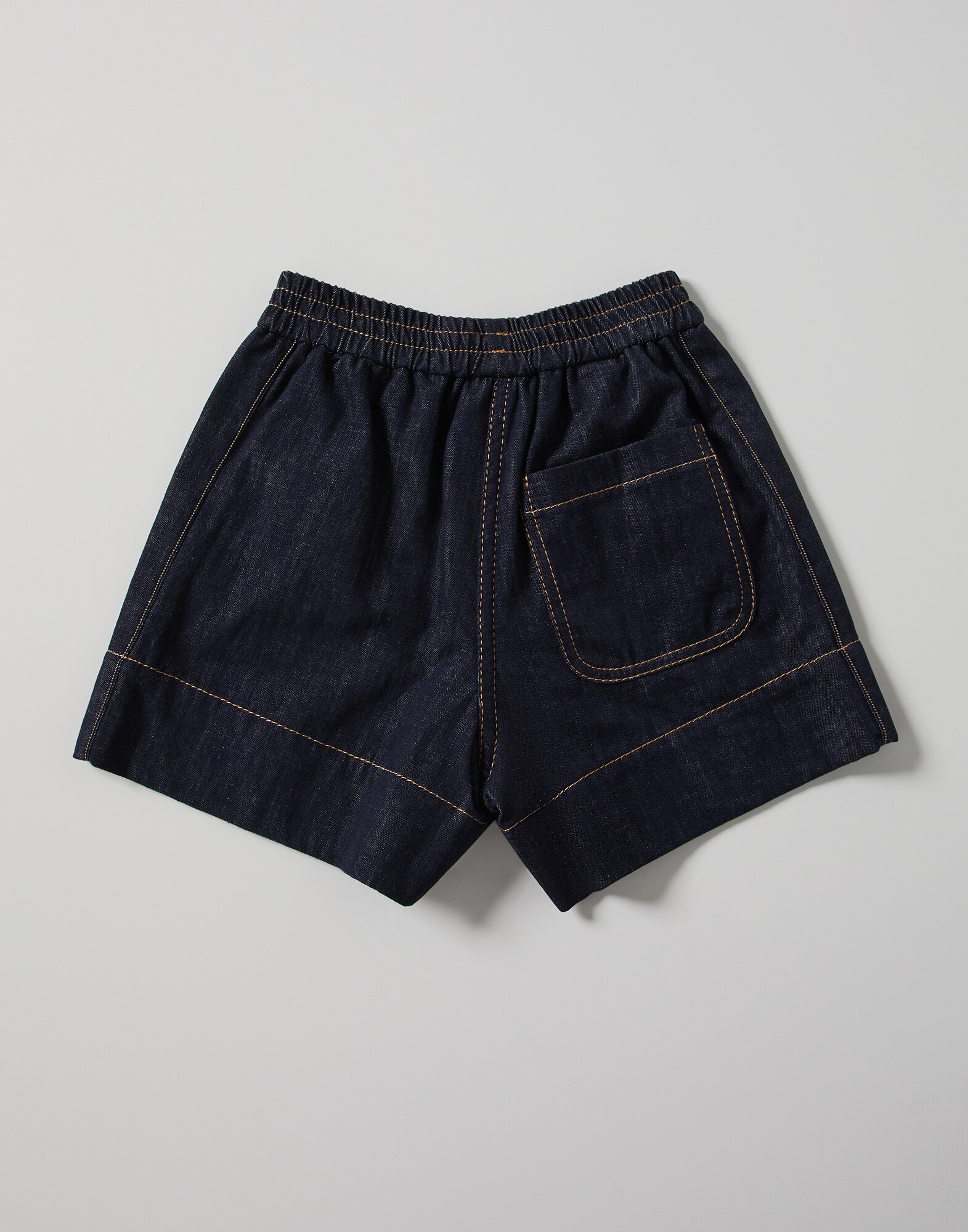 Bermuda & Shorts - Back view