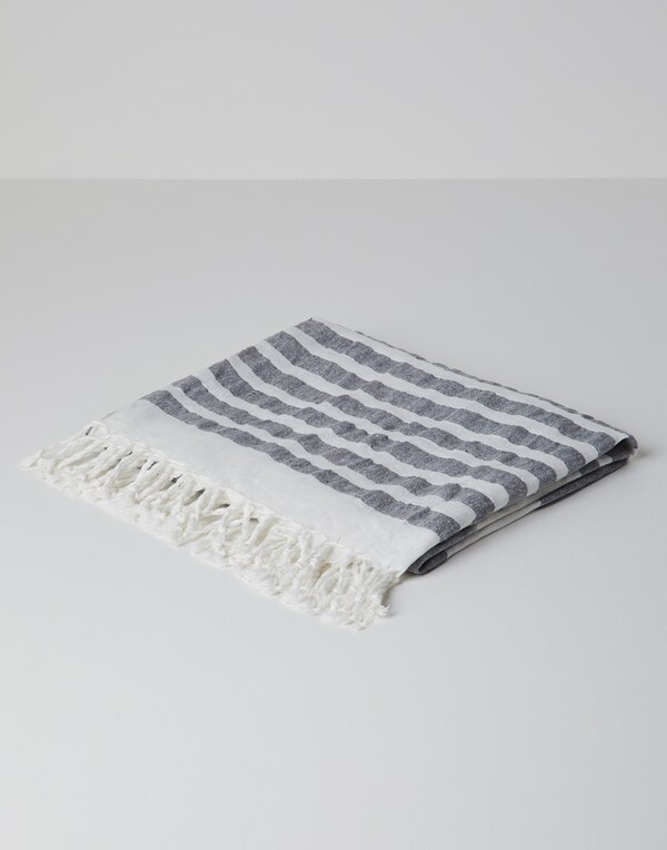 Linen towel with stripes Anthracite Lifestyle - Brunello Cucinelli 