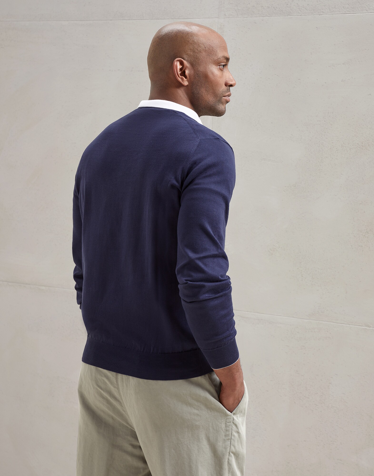 V-neck - Back view