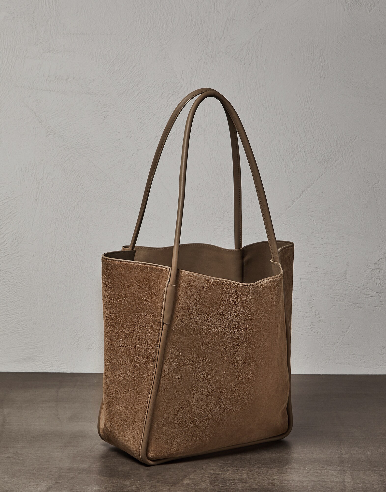 Shopper - Back view