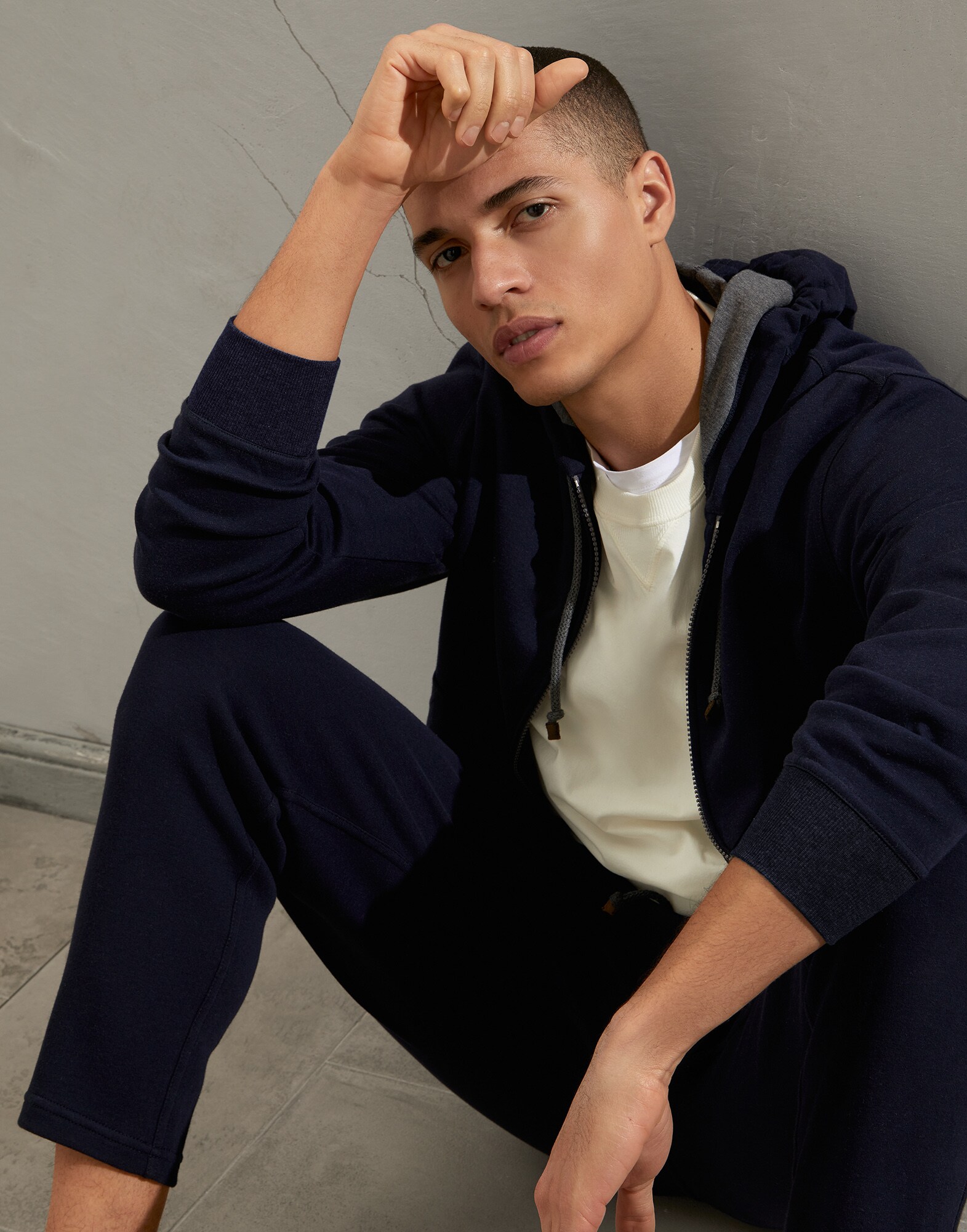Sweatshirt - Editorial