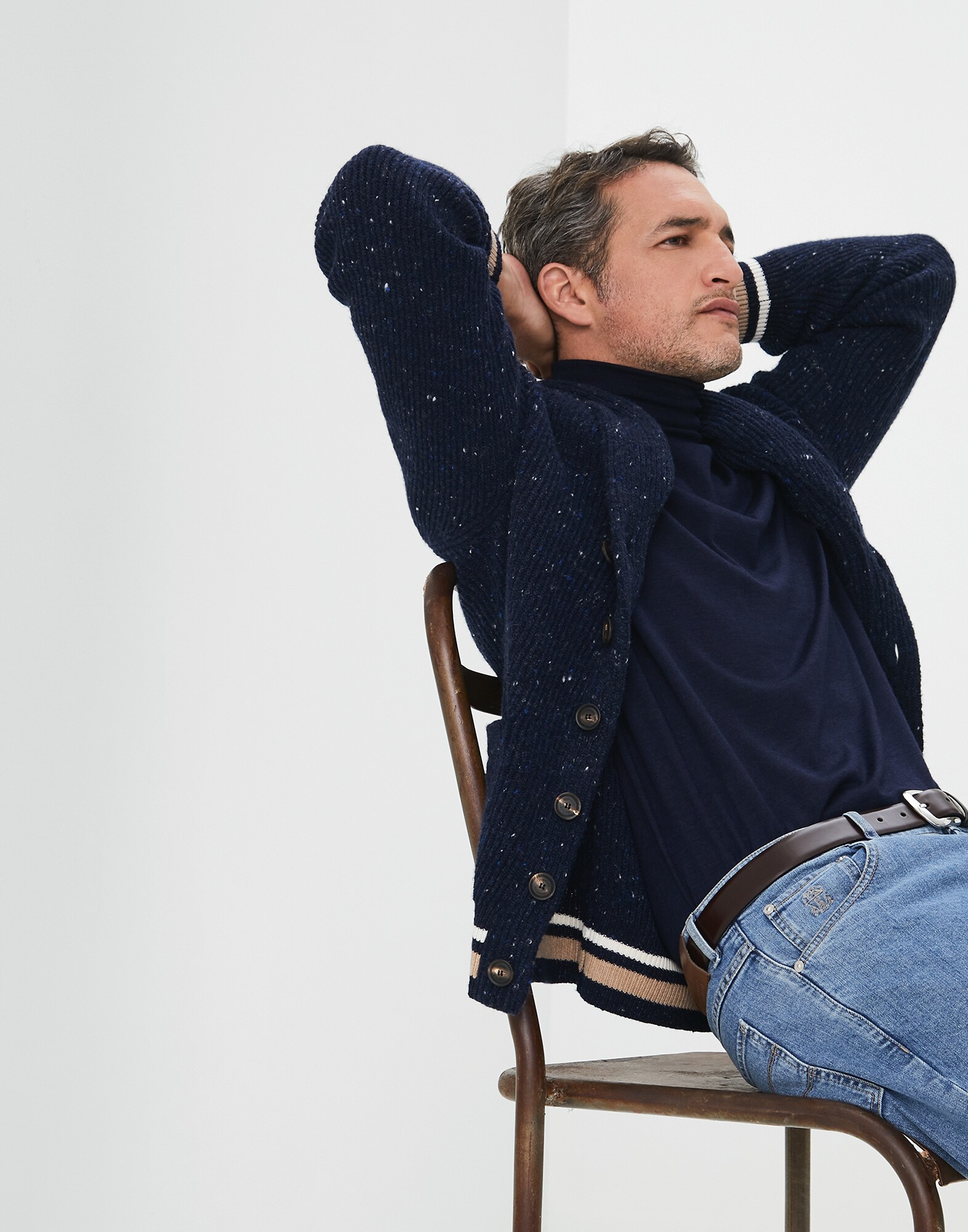 Cardigan mit Knöpfen - Editorial