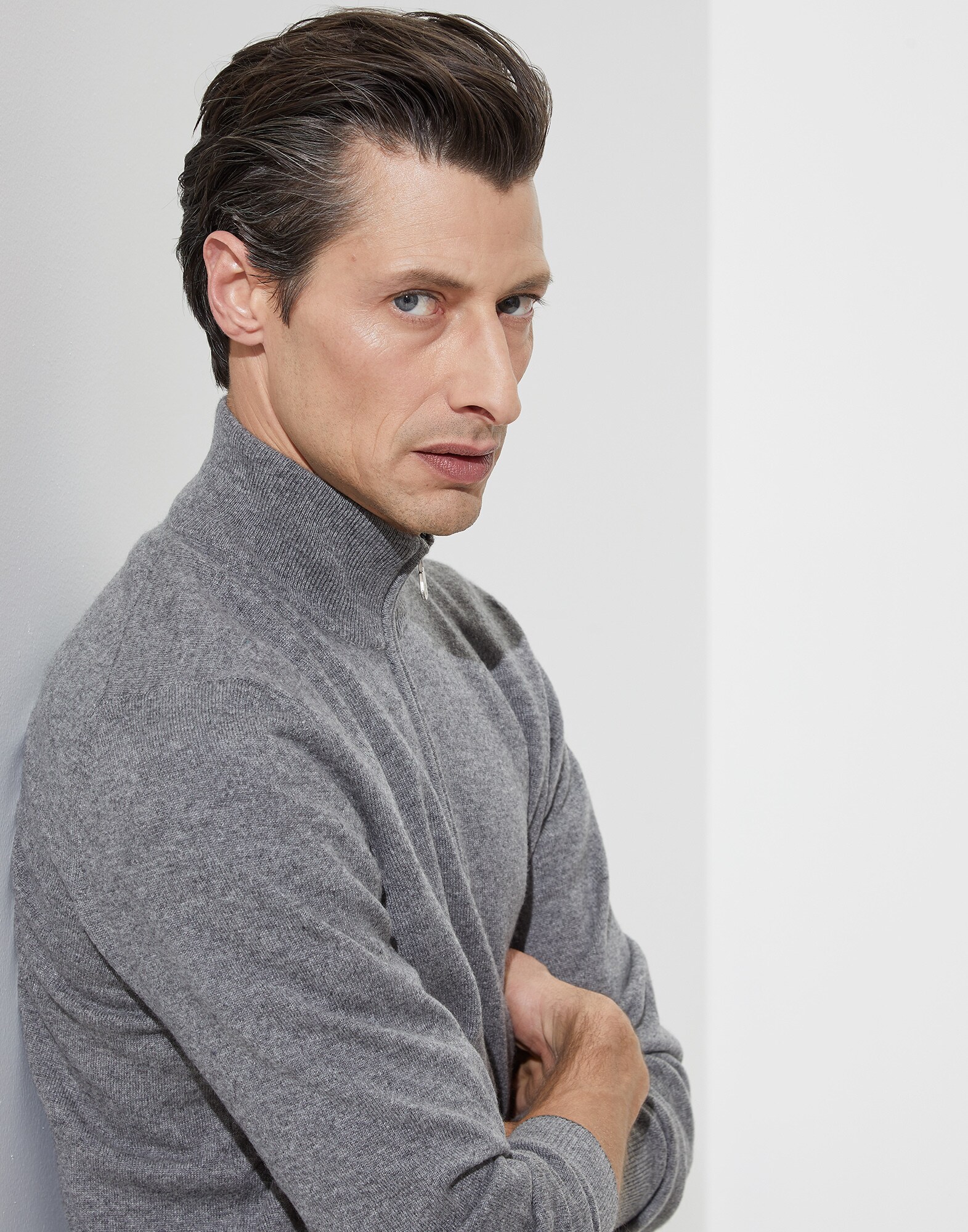 High Neck Sweater - Detail