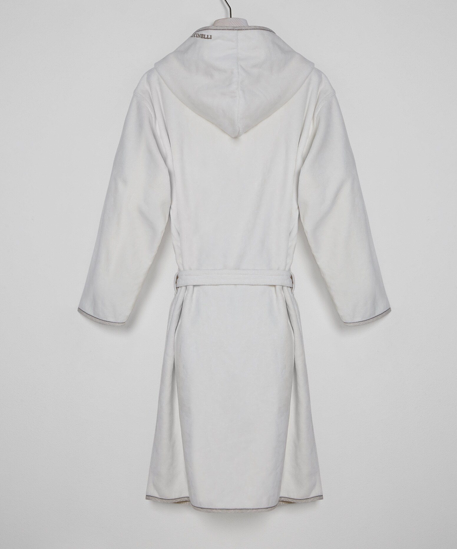Bathrobes Off-White Lifestyle 2 - Brunello Cucinelli