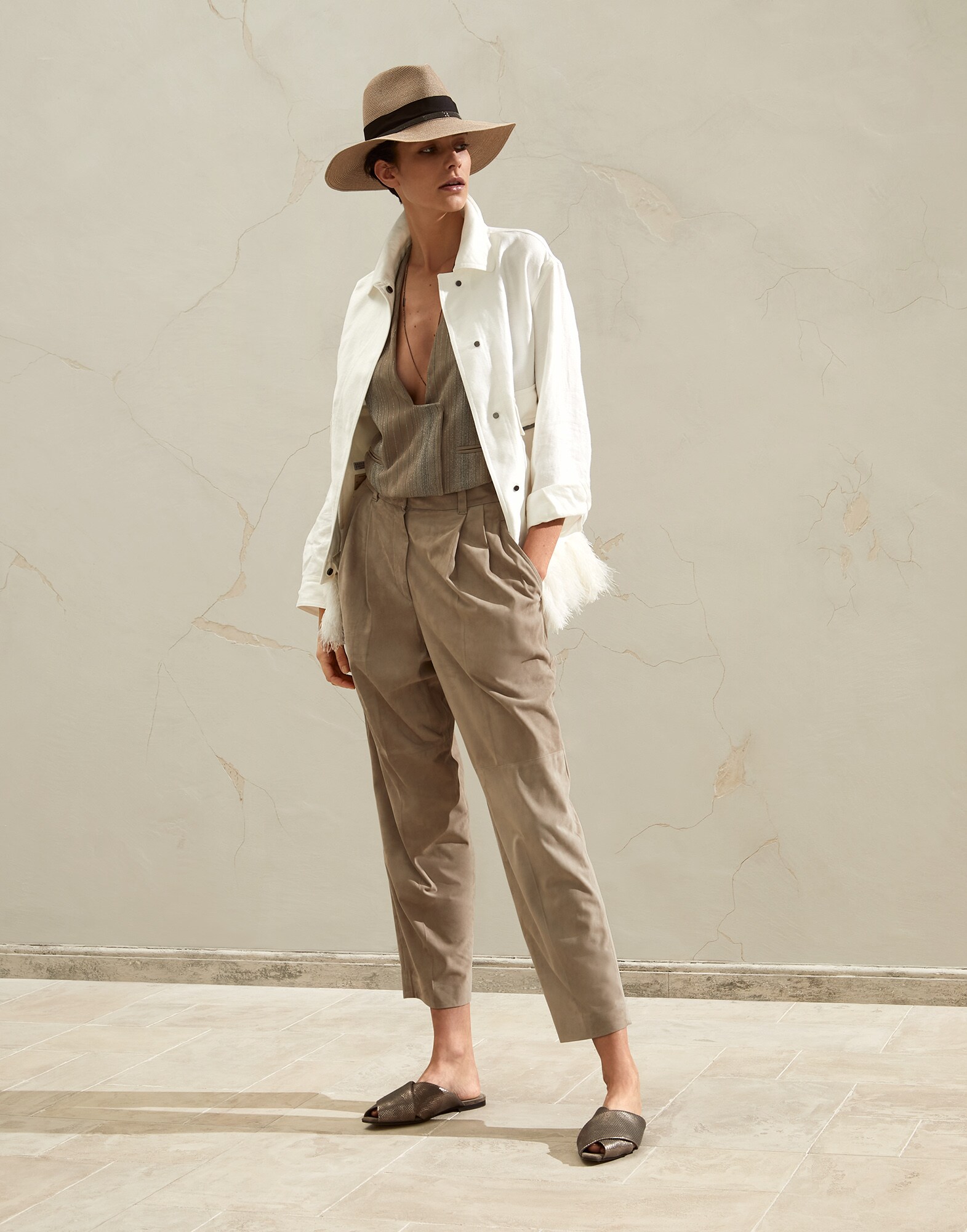211WOUTFIT251 image number 0