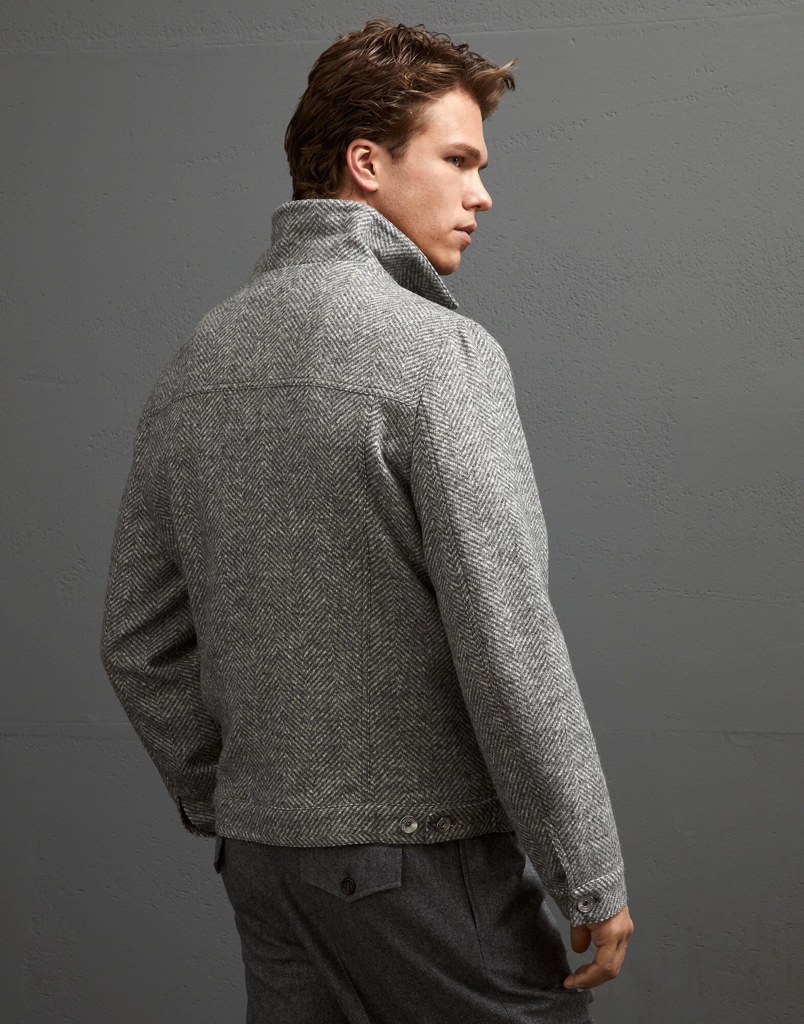 Outerwear - Vista trasera