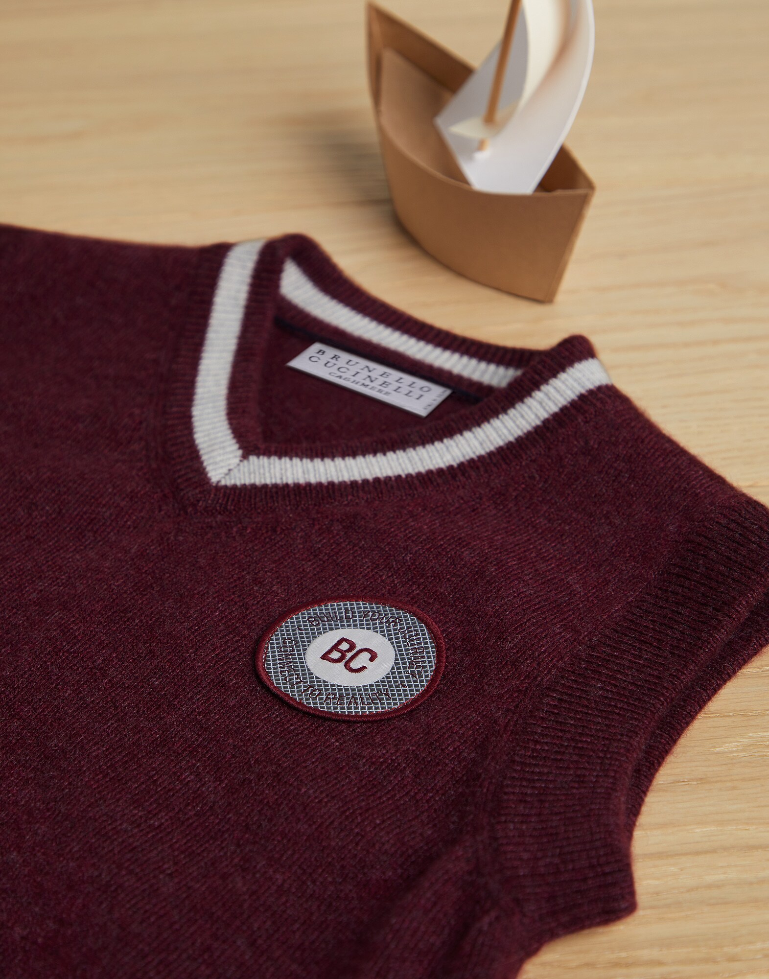 V-neck Sweater - Detail view