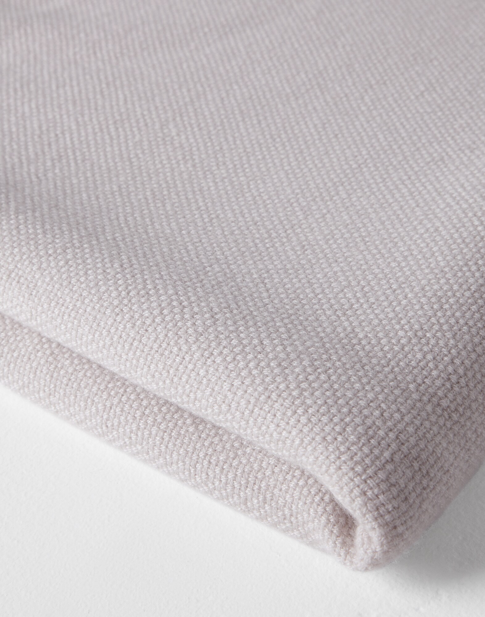 Throws Cool Beige Lifestyle 3 - Brunello Cucinelli