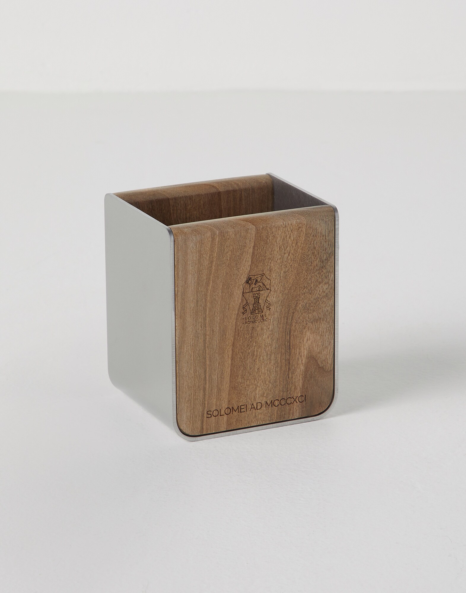 Desk Accessories - Front view