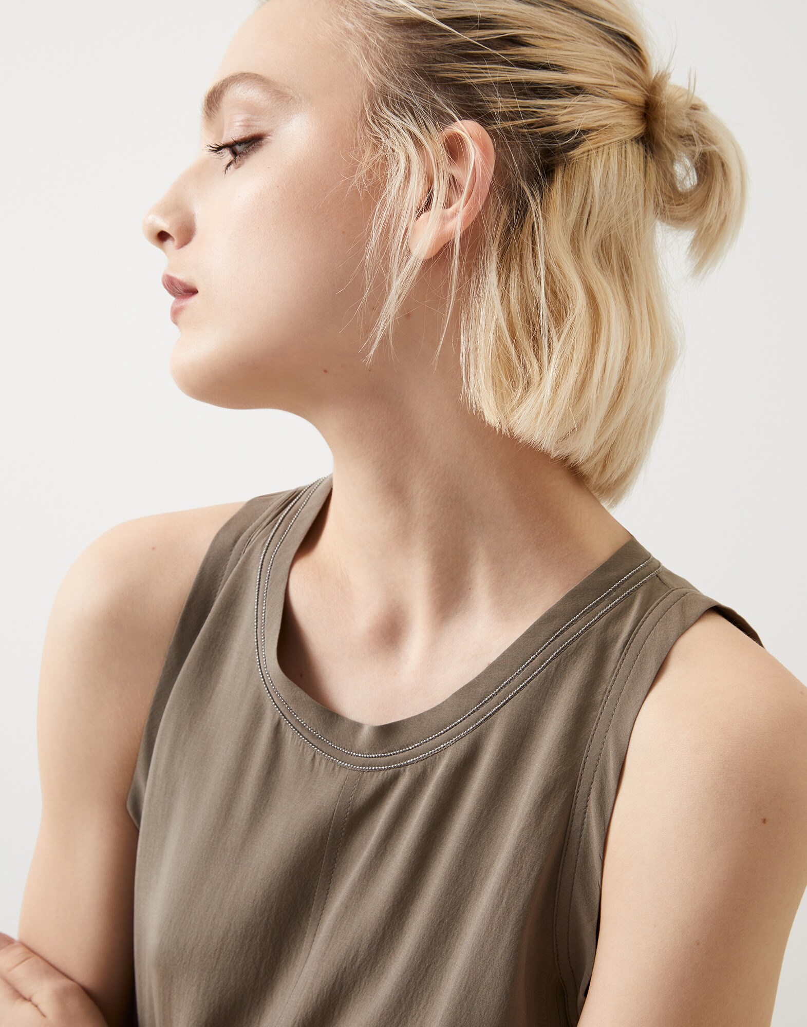 Gown - Detail view