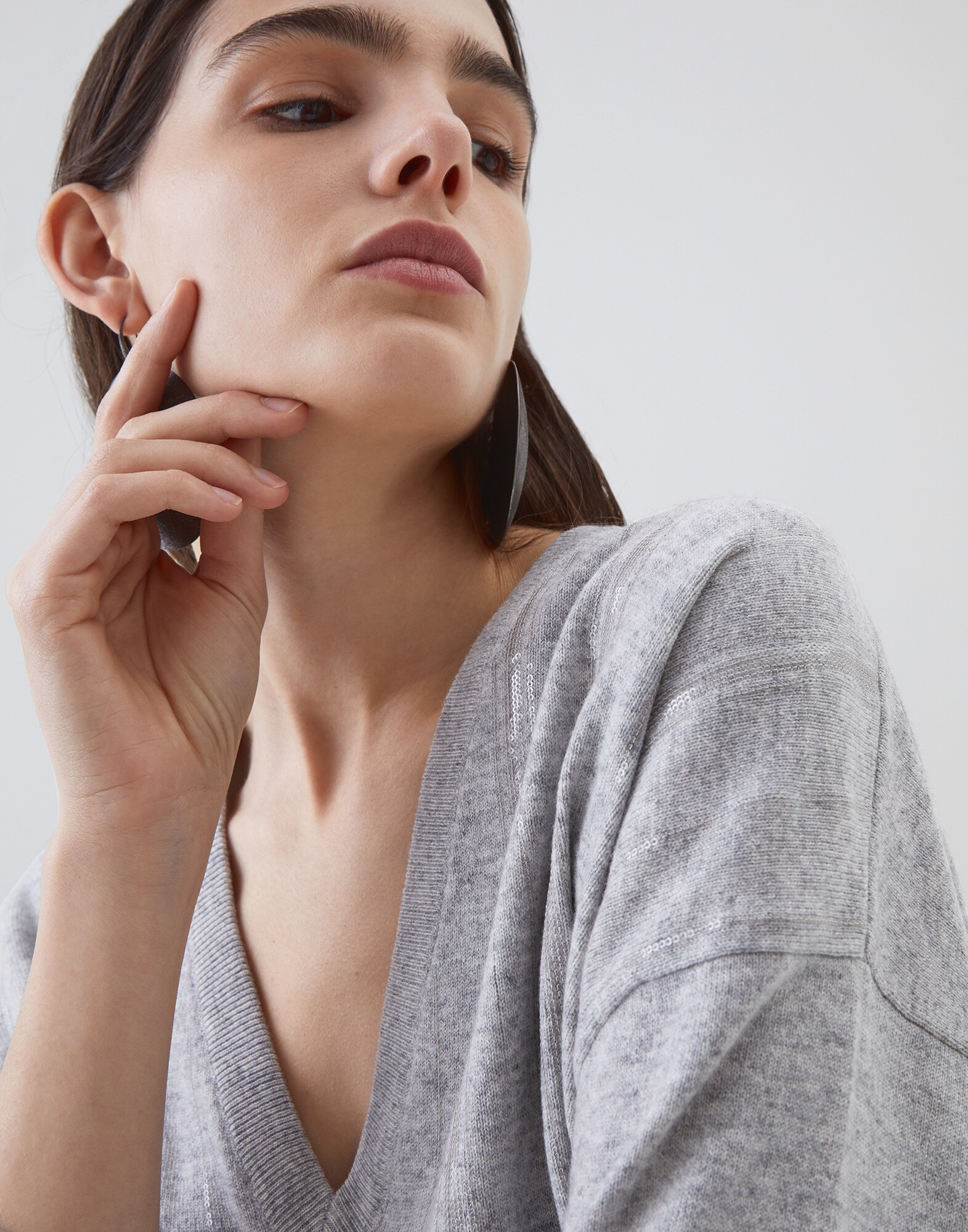 V-neck Sweater - Detail