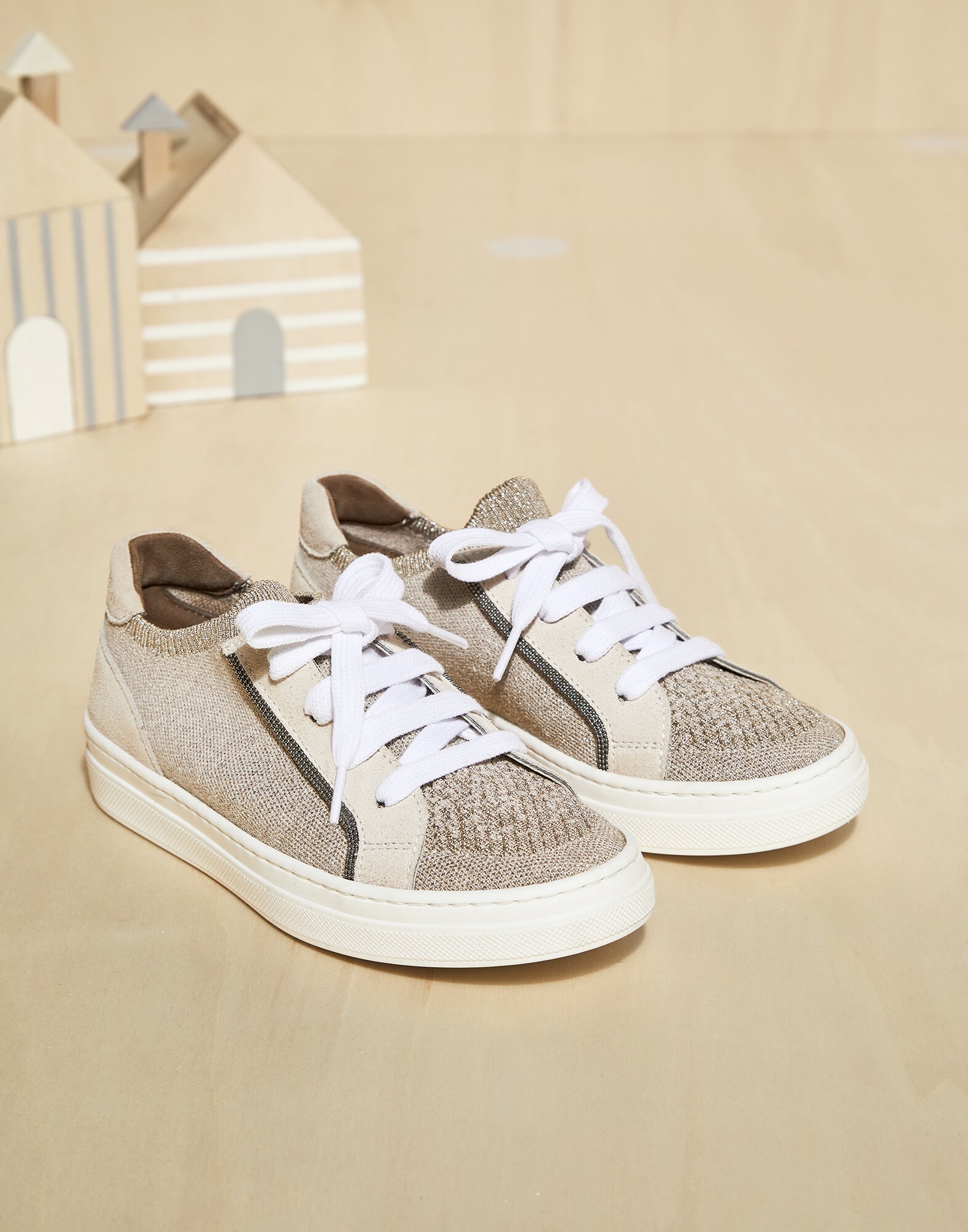 Sneakers - Front view