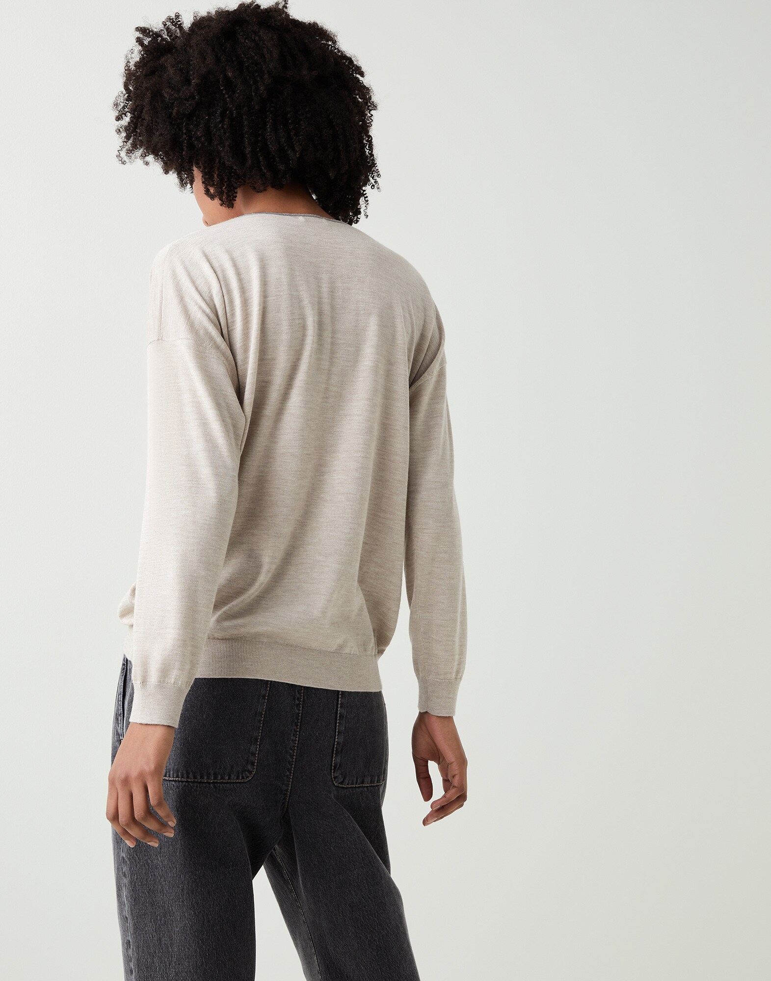 V-neck - Back view