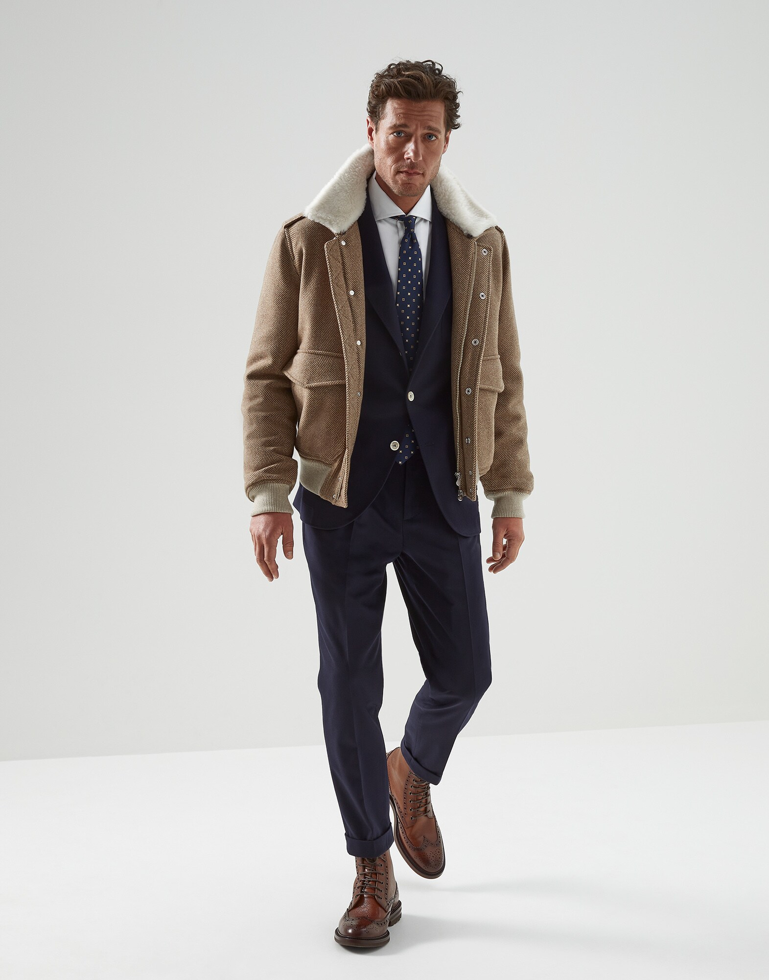 Pantalón con Pinzas - Vista look completo