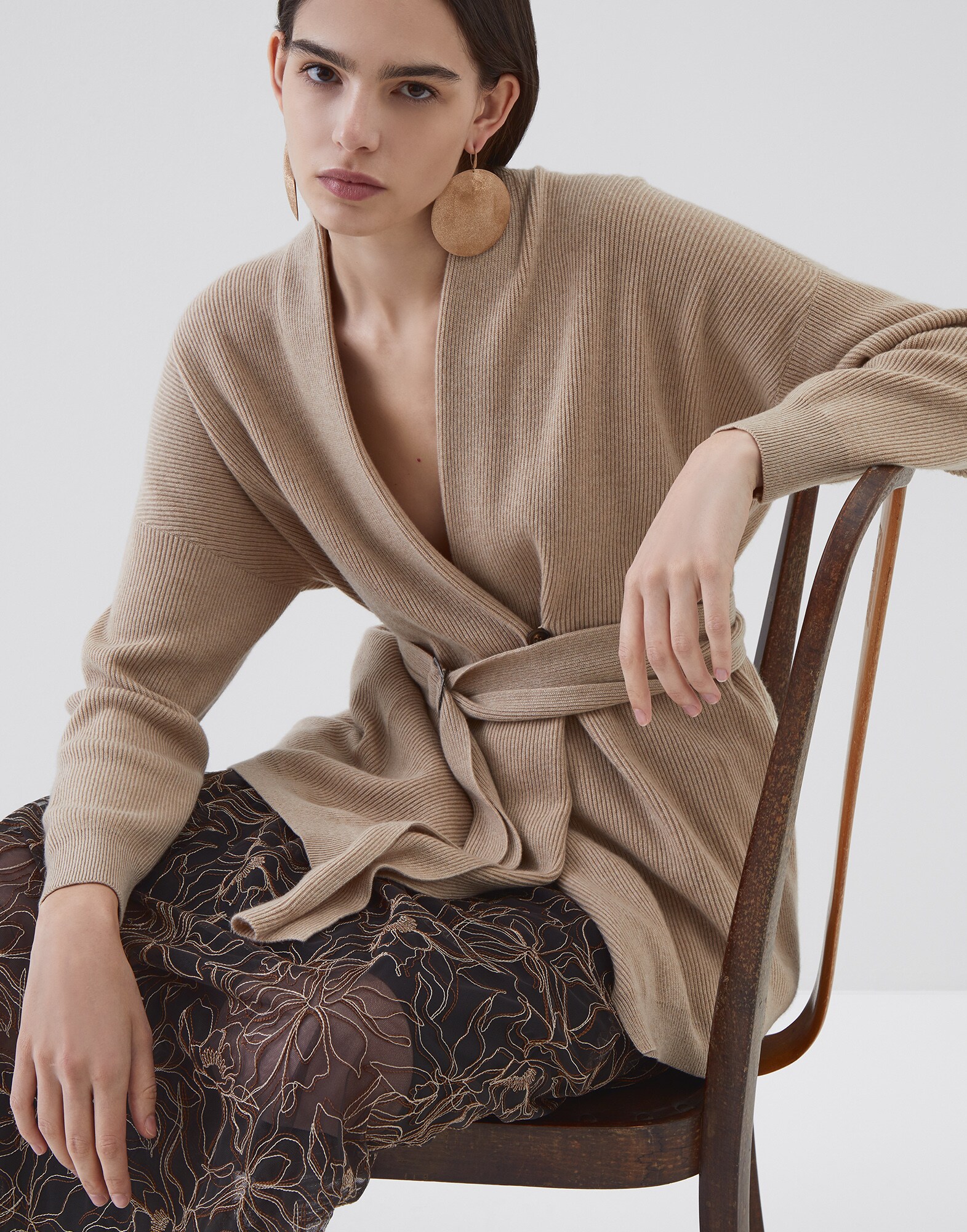 Cardigan - Editorial