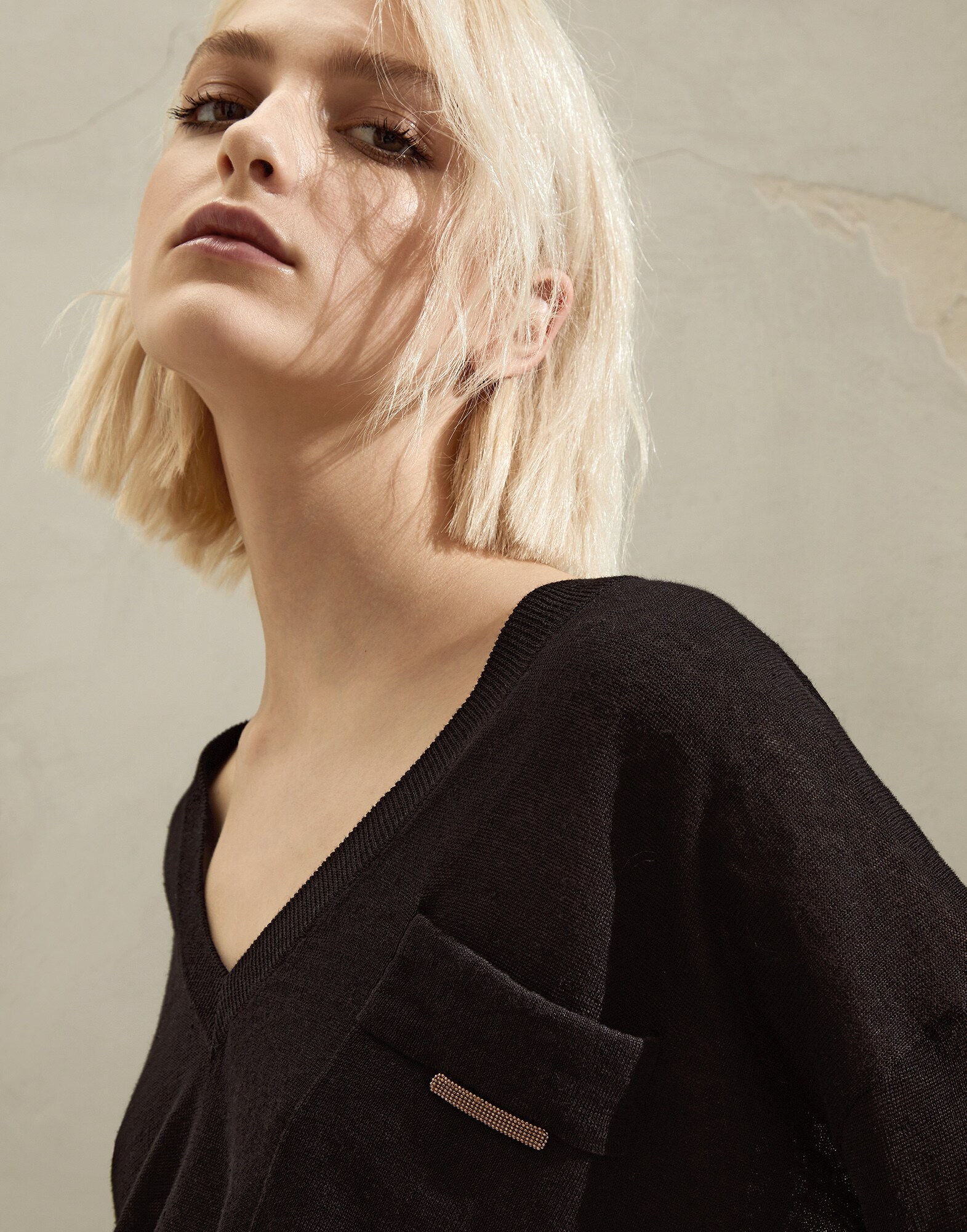 V-neck Sweater - Detail view