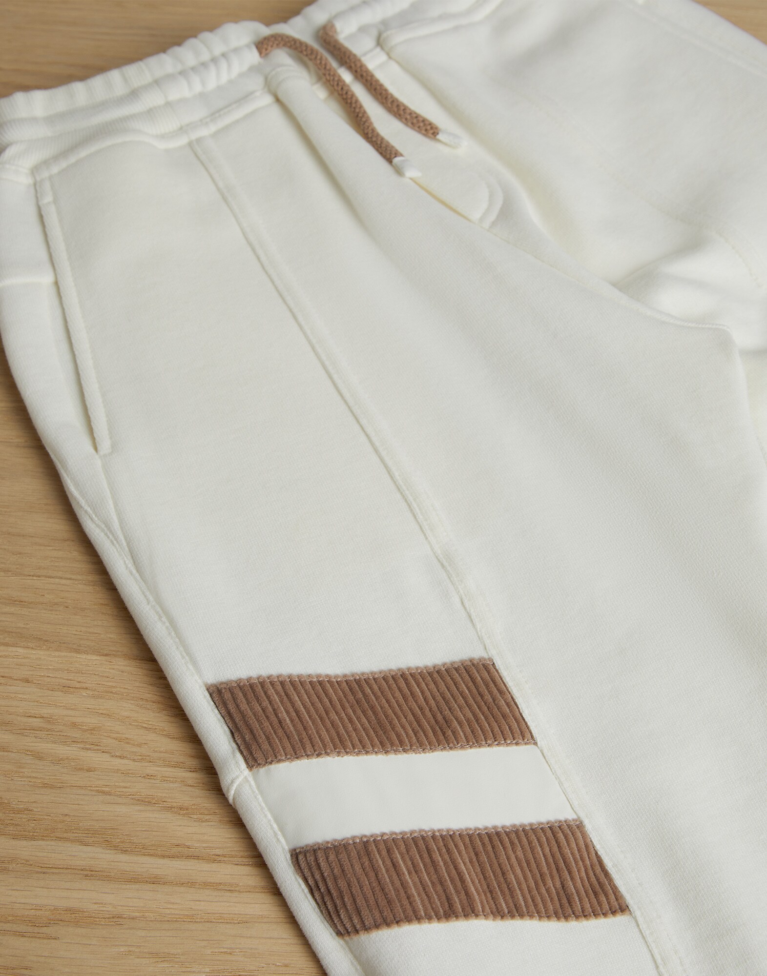 Sweatpants - Detail view