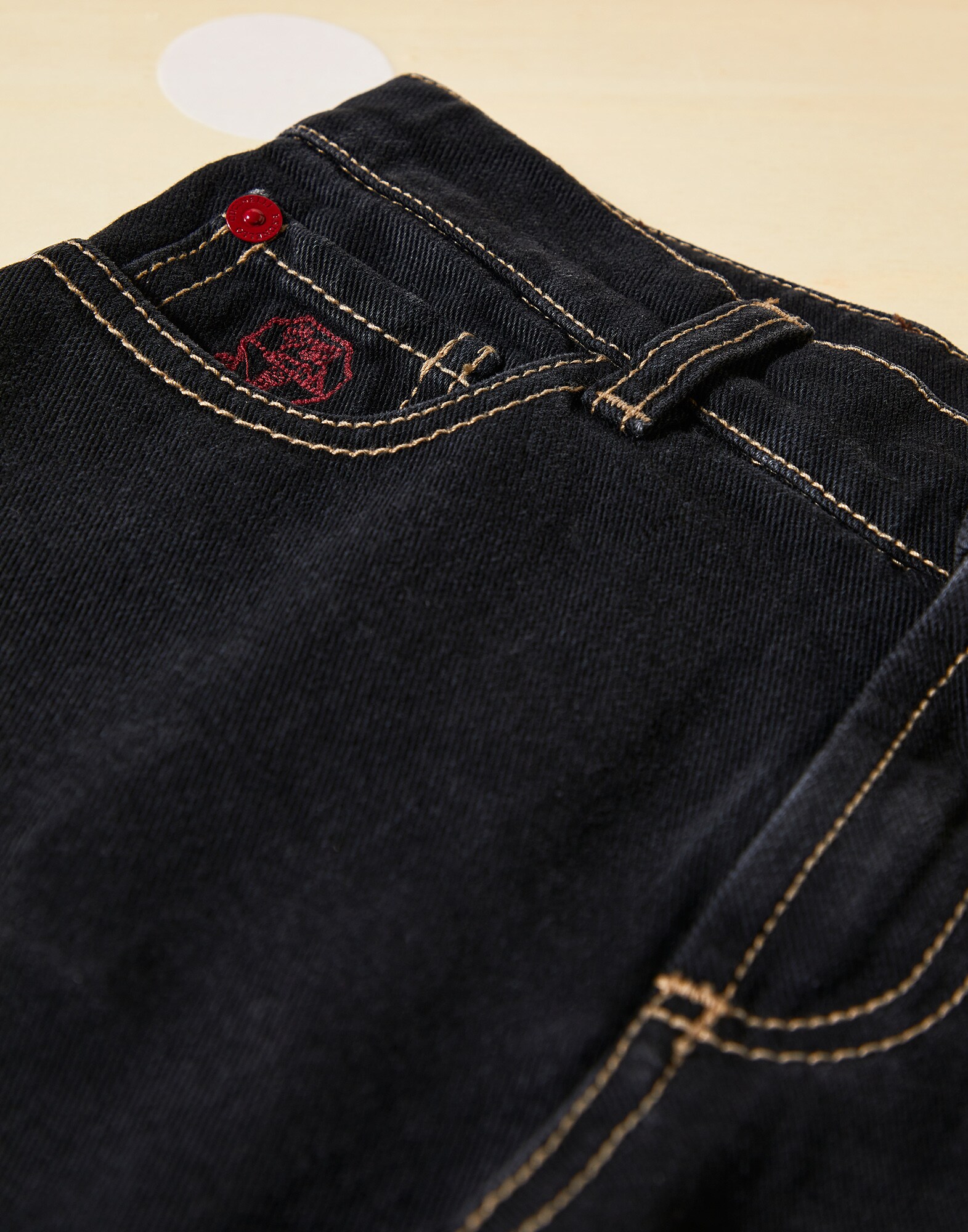 Pants - Detail view
