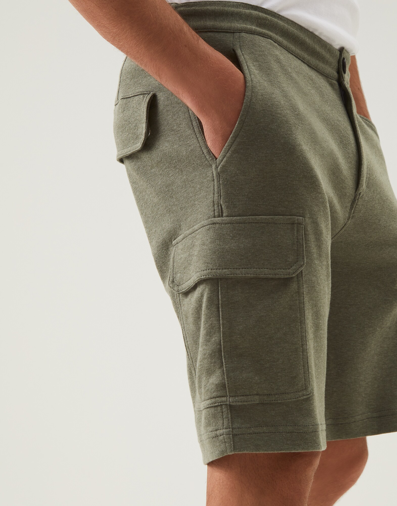 Bermuda Shorts - Detail