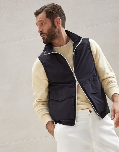 Outerwear - Vista frontal