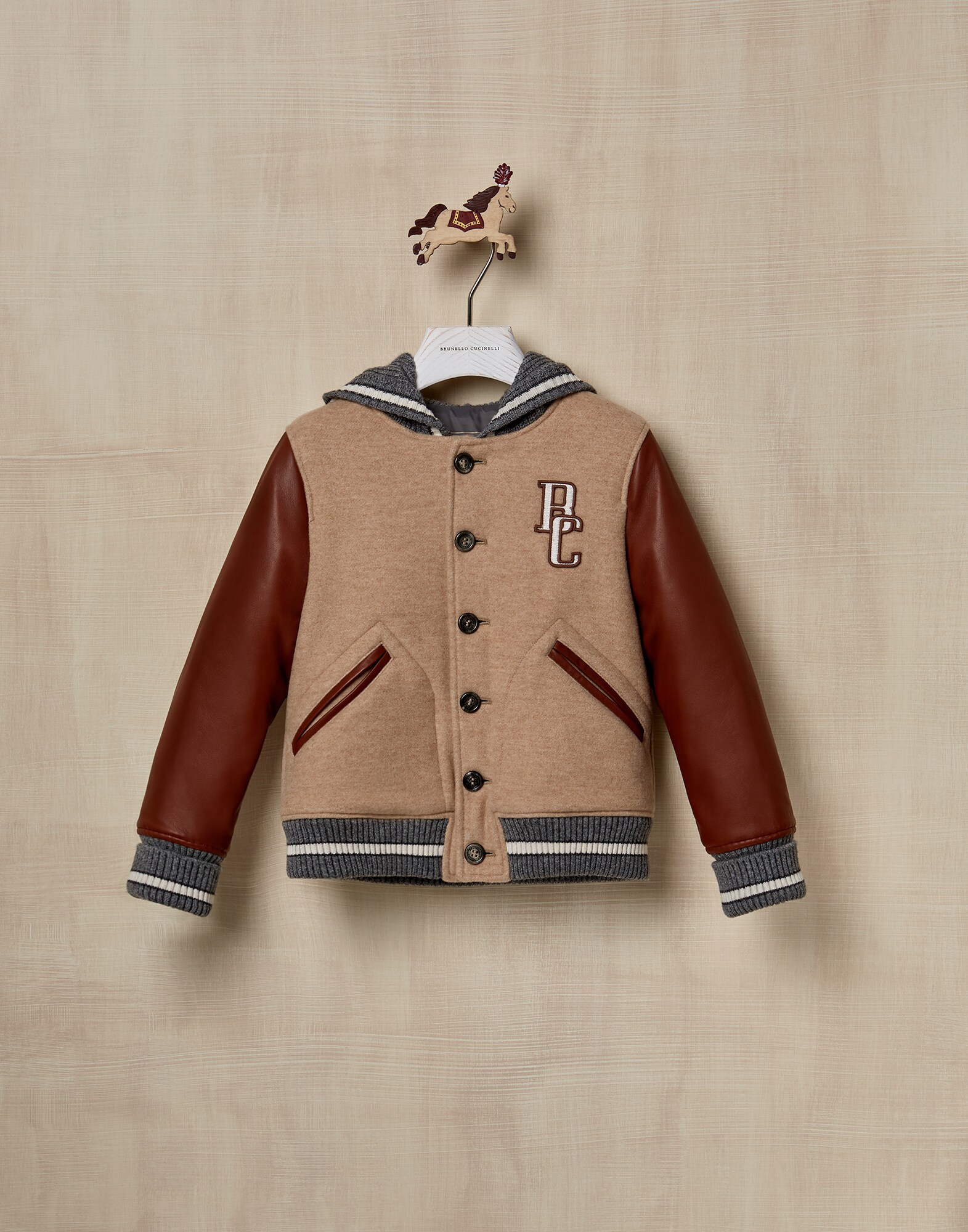 Vêtements Outerwear - Front