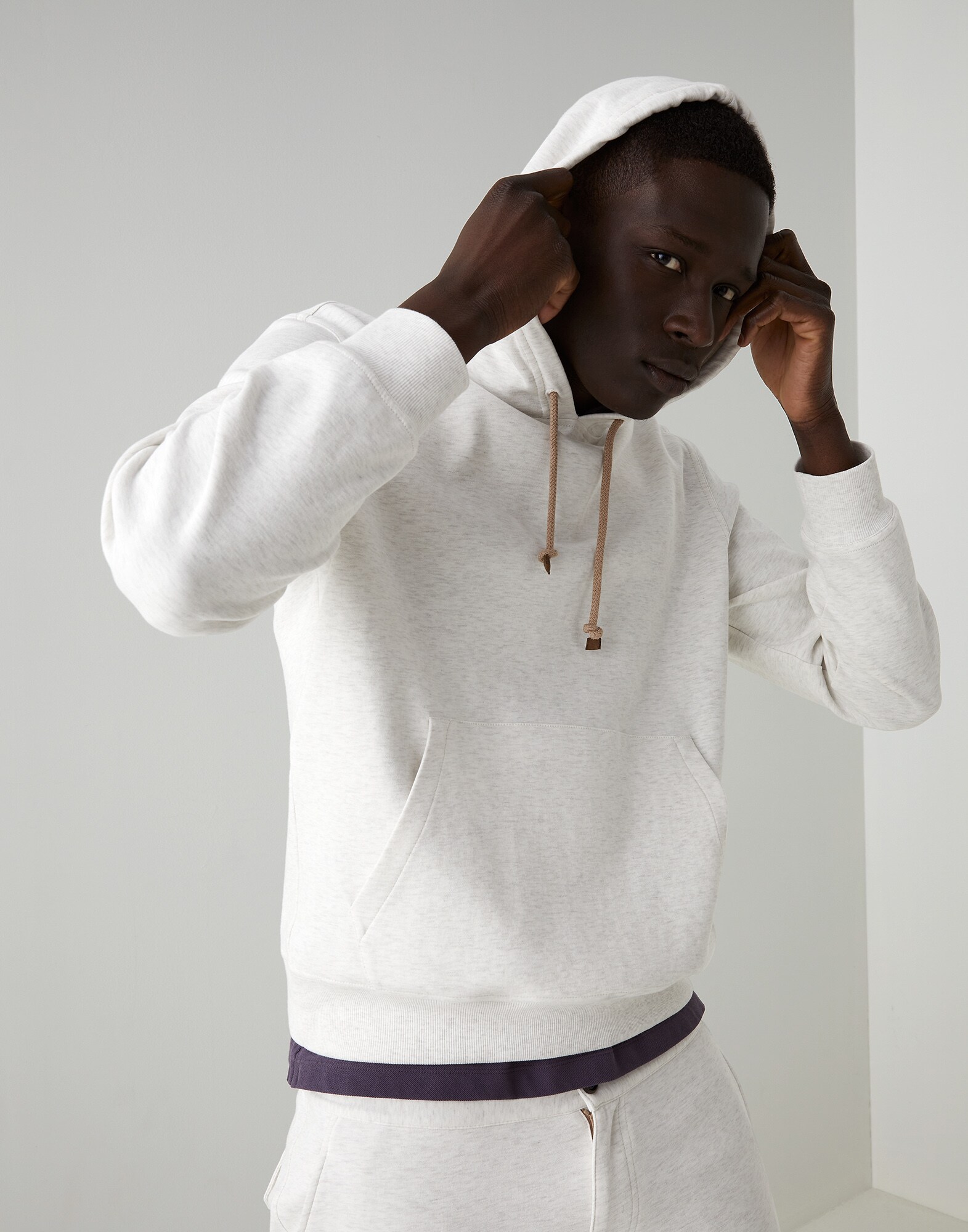 Sweatshirt - Editorial view