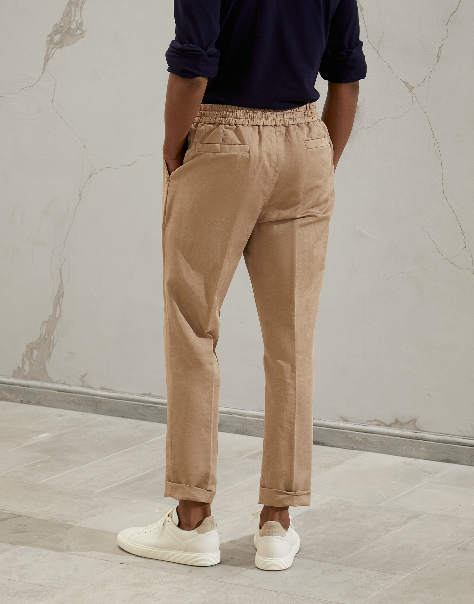 Leisure - Back view