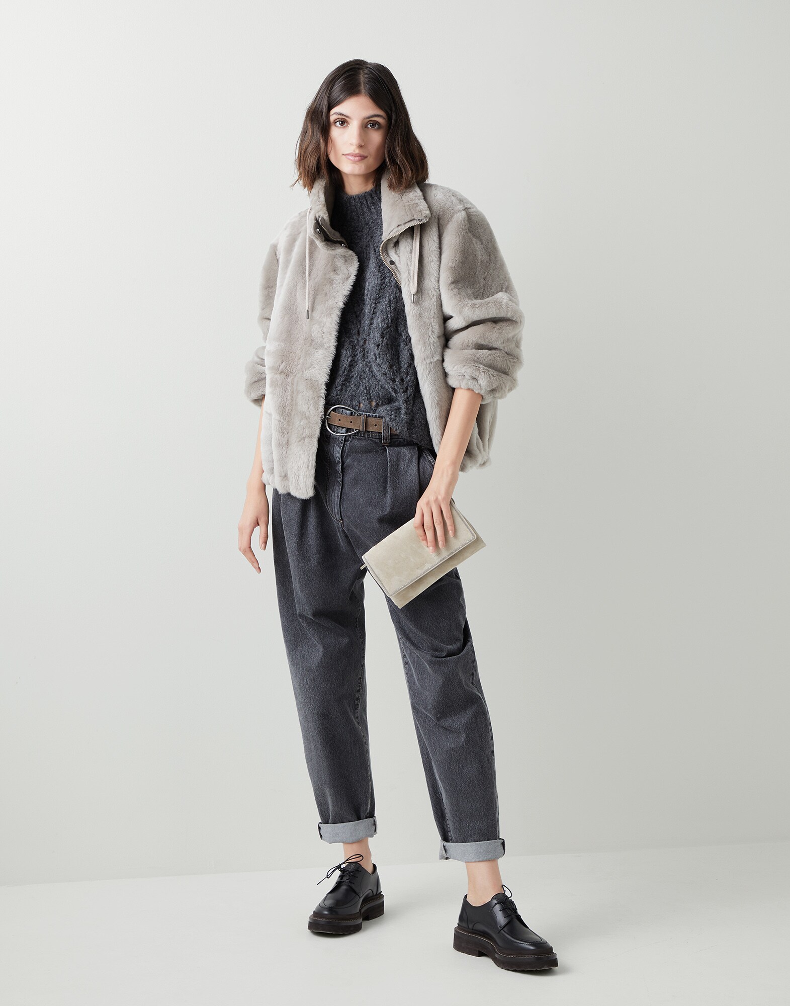 212WOUTFITMAIN14 image number 0