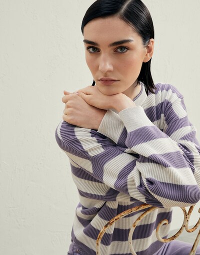 Crewneck - Editorial view