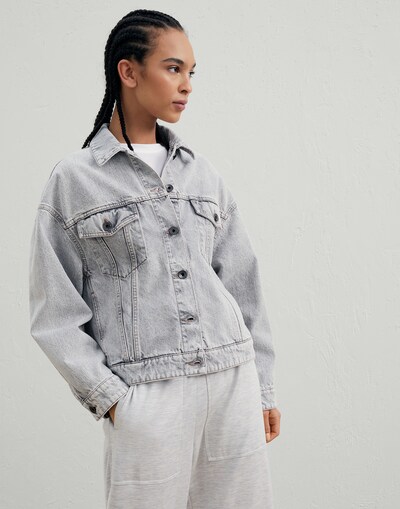 Vêtements Outerwear - Vue frontale