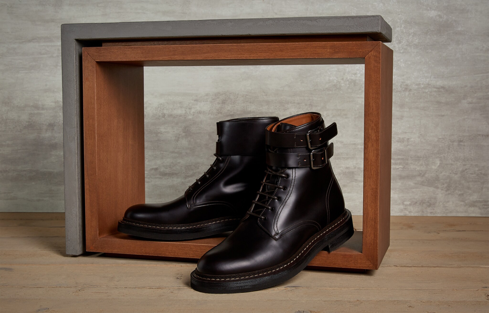 Lace-ups - Horizontal view