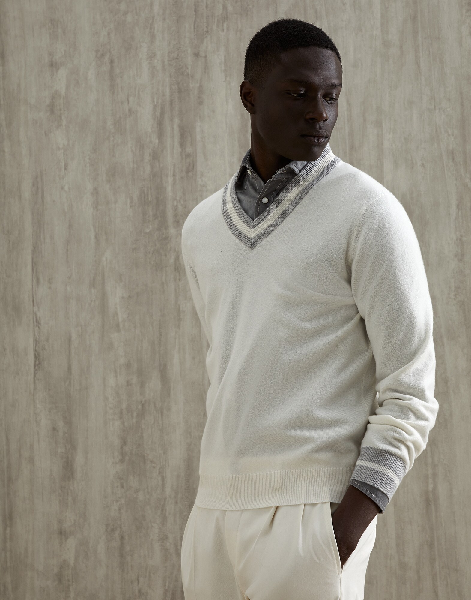 V-neck - Front view