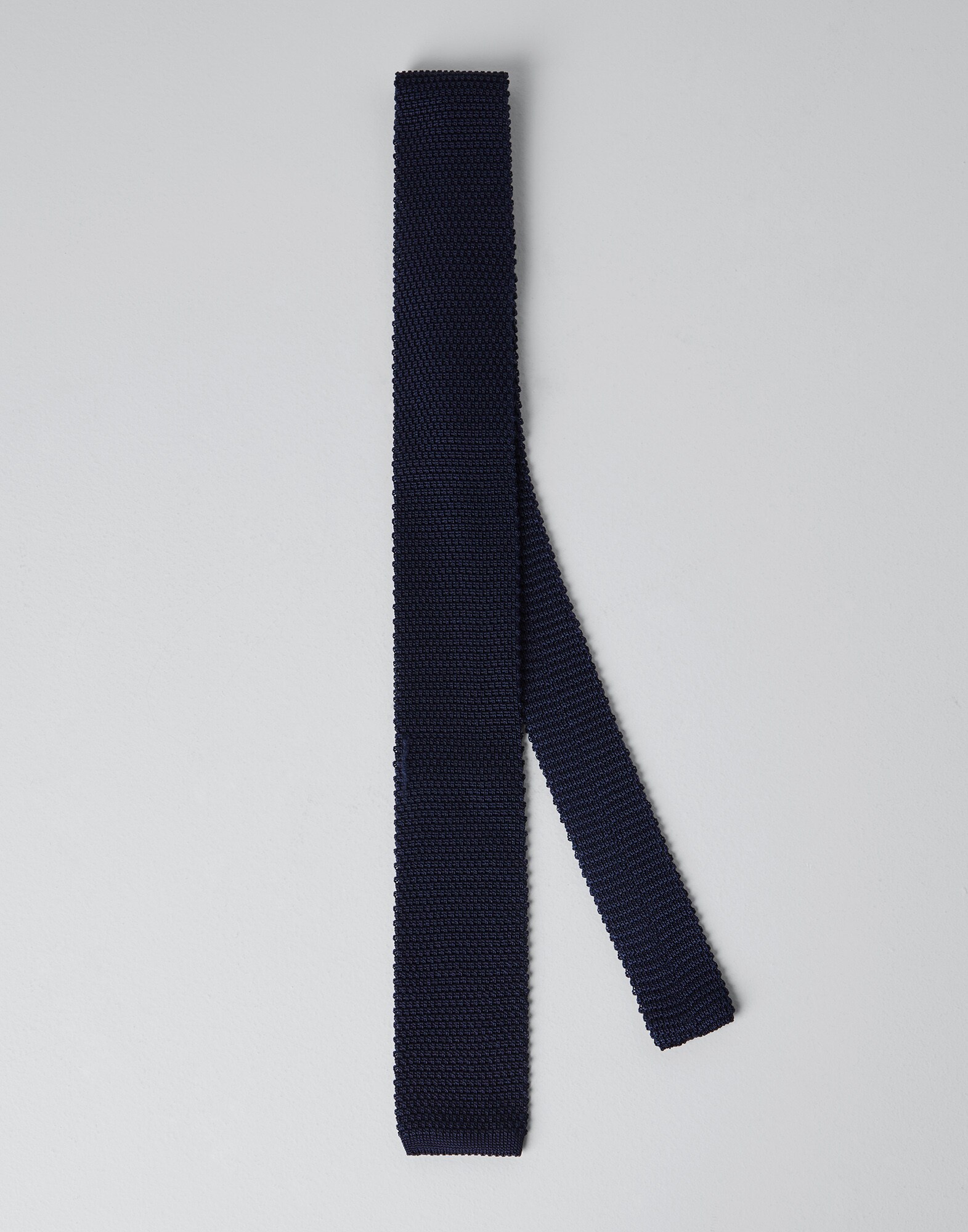 Knit necktie